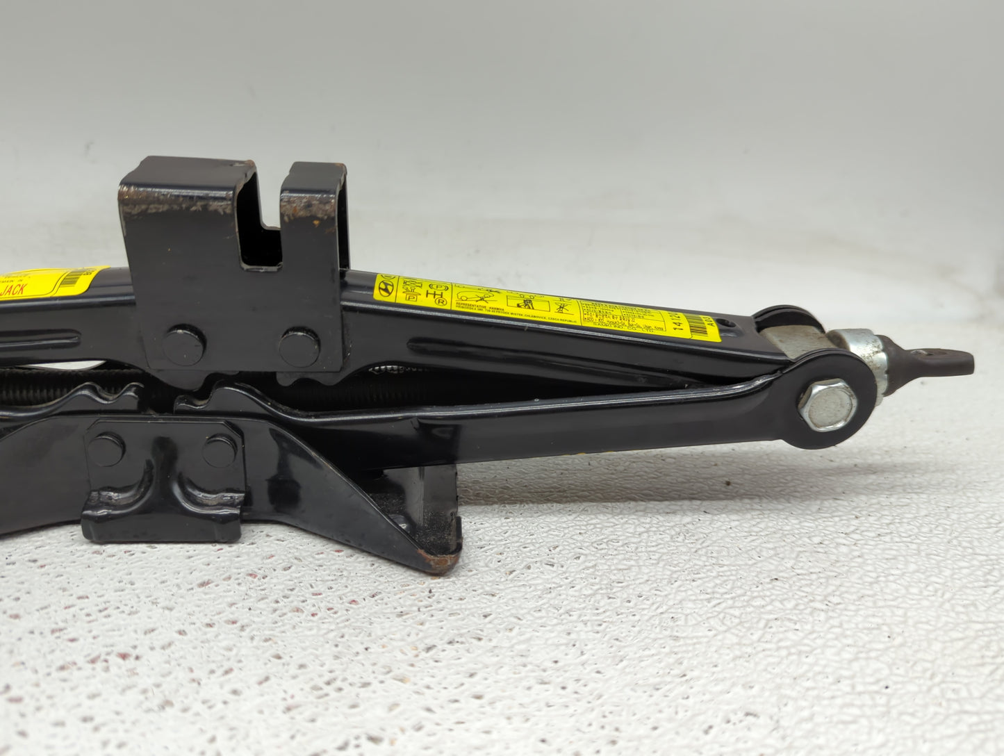 2016 Kia Sportage Spare Scissor Car Jack - Oemusedautoparts1.com