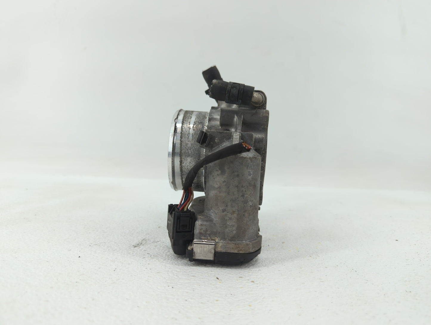 2014-2016 Kia Sportage Throttle Body P/N:904501 0001 35100-2G700 Fits Fits 2011 2012 2013 2014 2015 2016 OEM Used Auto Parts