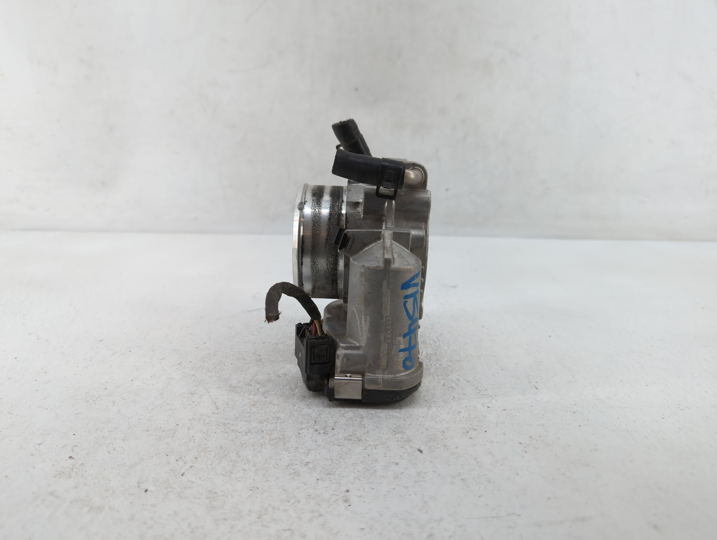 2014-2016 Kia Sportage Throttle Body P/N:35100-2G700 Fits Fits 2011 2012 2013 2014 2015 2016 OEM Used Auto Parts - Oemusedau