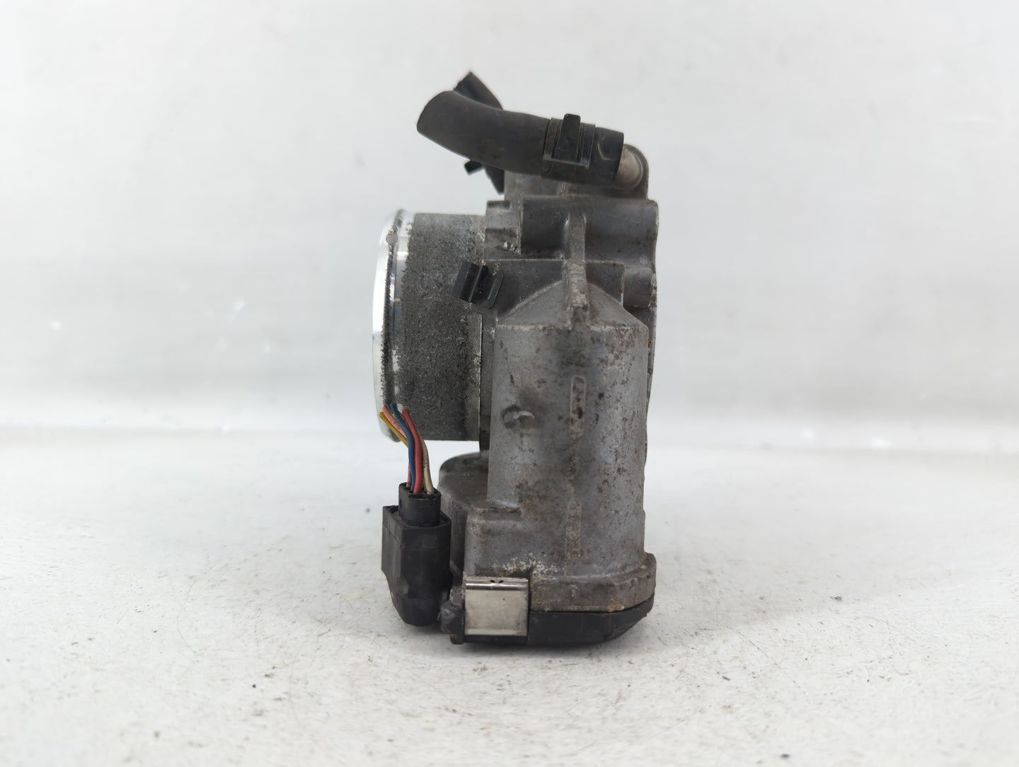 2014-2016 Kia Sportage Throttle Body P/N:2B54430Y 35100-2G700 Fits Fits 2011 2012 2013 2014 2015 2016 OEM Used Auto Parts - 