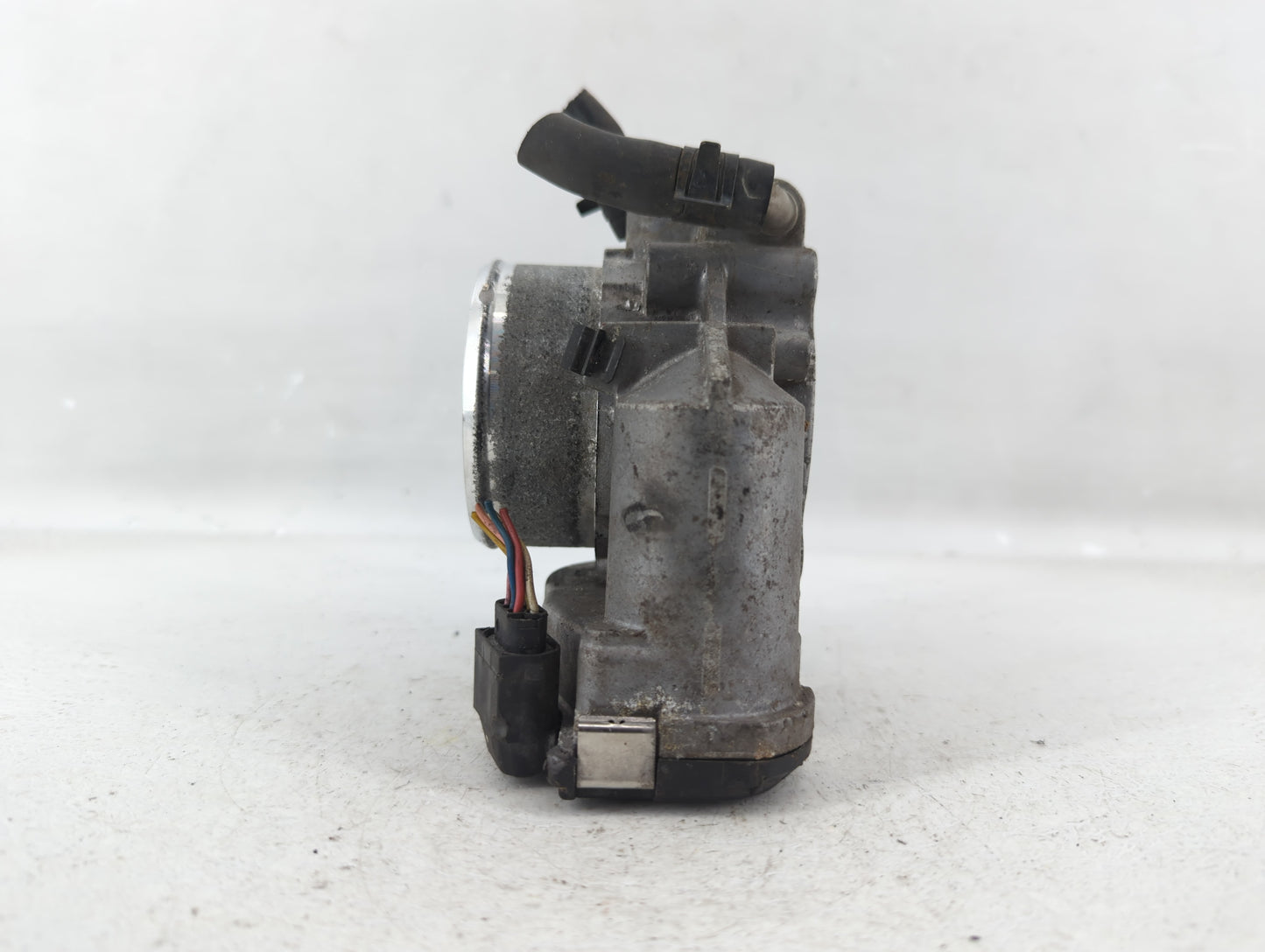 2014-2016 Kia Sportage Throttle Body P/N:2B54430Y 35100-2G700 Fits Fits 2011 2012 2013 2014 2015 2016 OEM Used Auto Parts - 