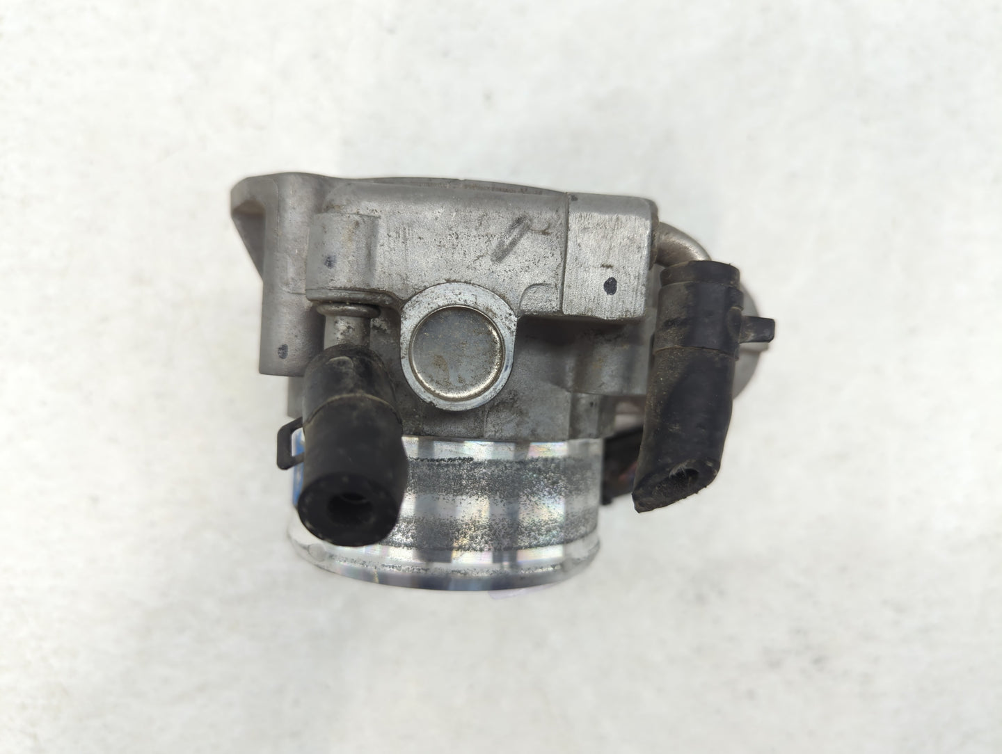 2014-2016 Kia Sportage Throttle Body P/N:35100-2G700 Fits Fits 2011 2012 2013 2014 2015 2016 OEM Used Auto Parts - Oemusedau