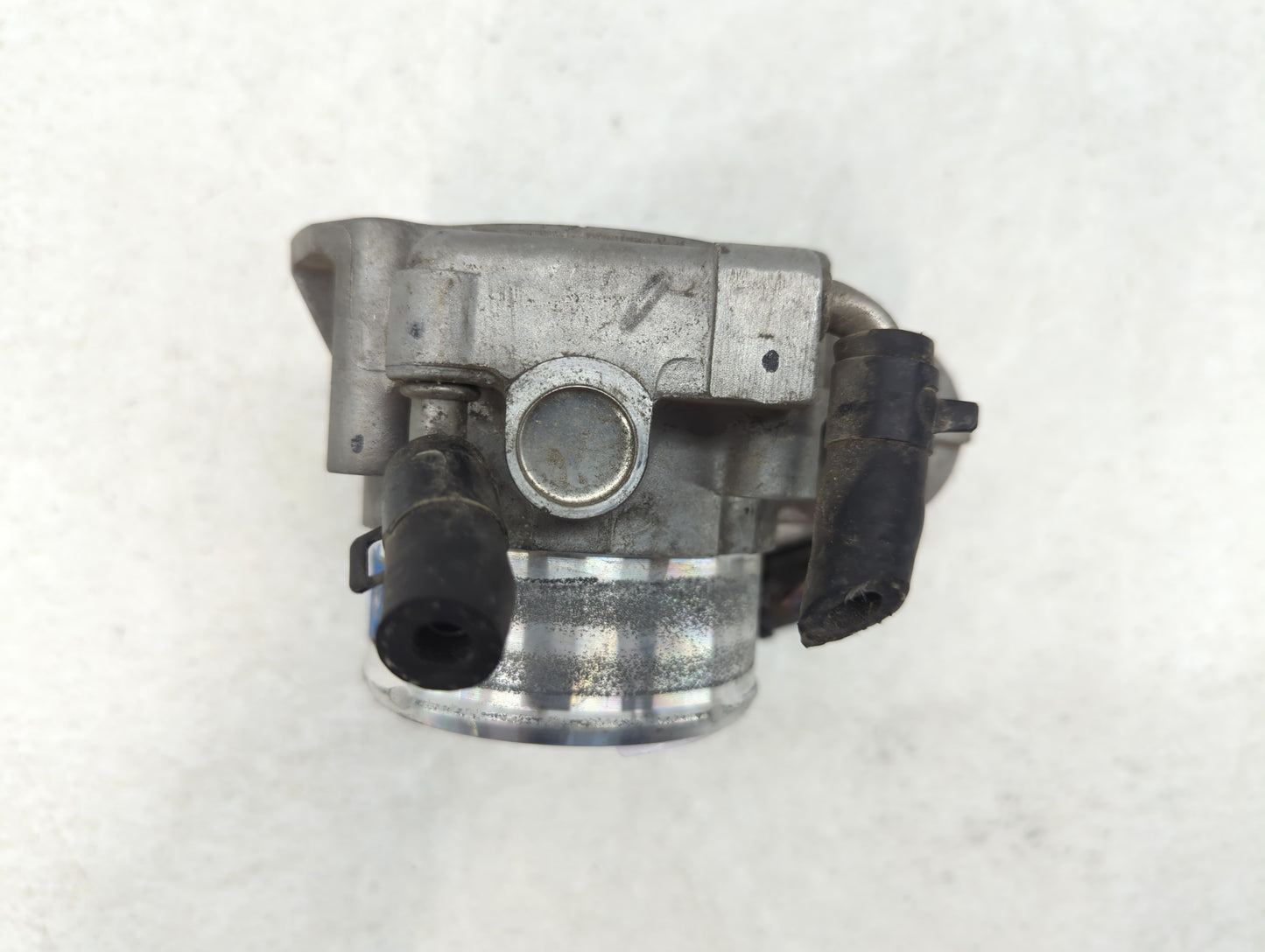 2014-2016 Kia Sportage Throttle Body P/N:35100-2G700 Fits Fits 2011 2012 2013 2014 2015 2016 OEM Used Auto Parts - Oemusedau