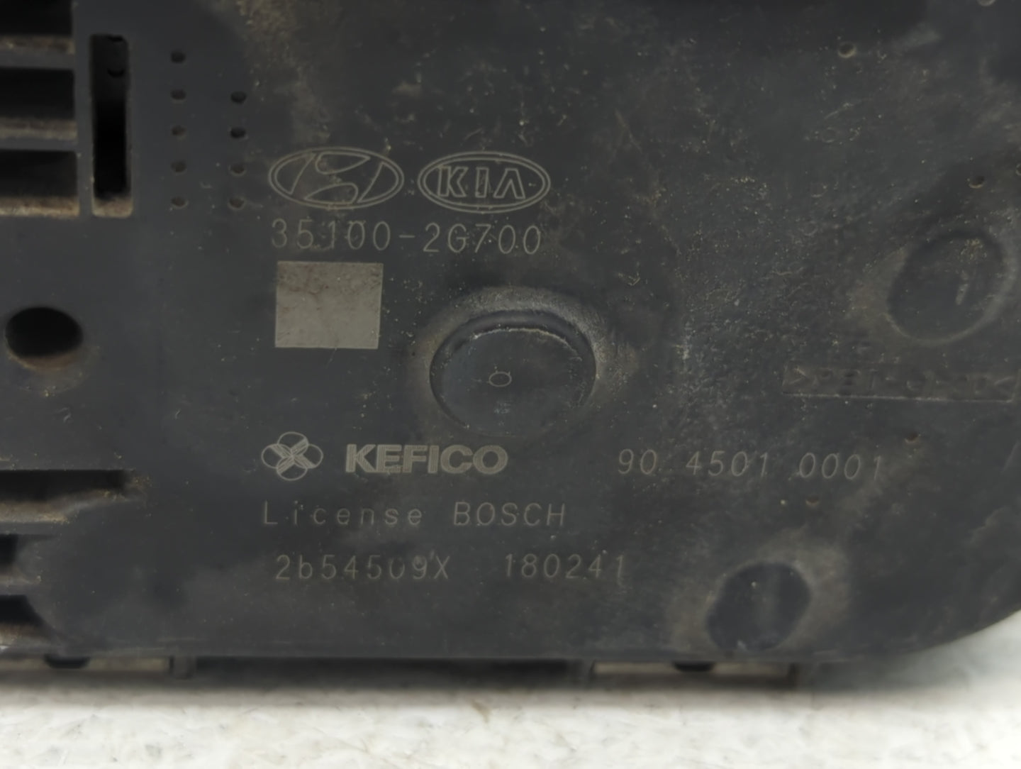 2014-2016 Kia Sportage Throttle Body P/N:35100-2G700 Fits Fits 2011 2012 2013 2014 2015 2016 OEM Used Auto Parts - Oemusedau