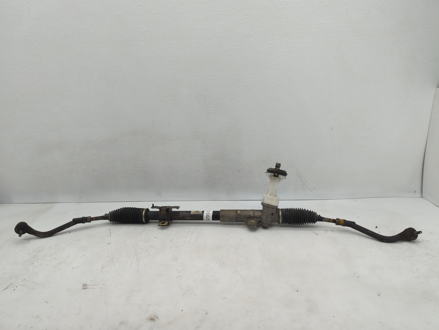 2016 Kia Sportage Rack and Pinion Steering Gear P/N:LM14GCJBBKC-133 56500-2S010 Fits OEM Used Auto Parts - Oemusedautoparts1