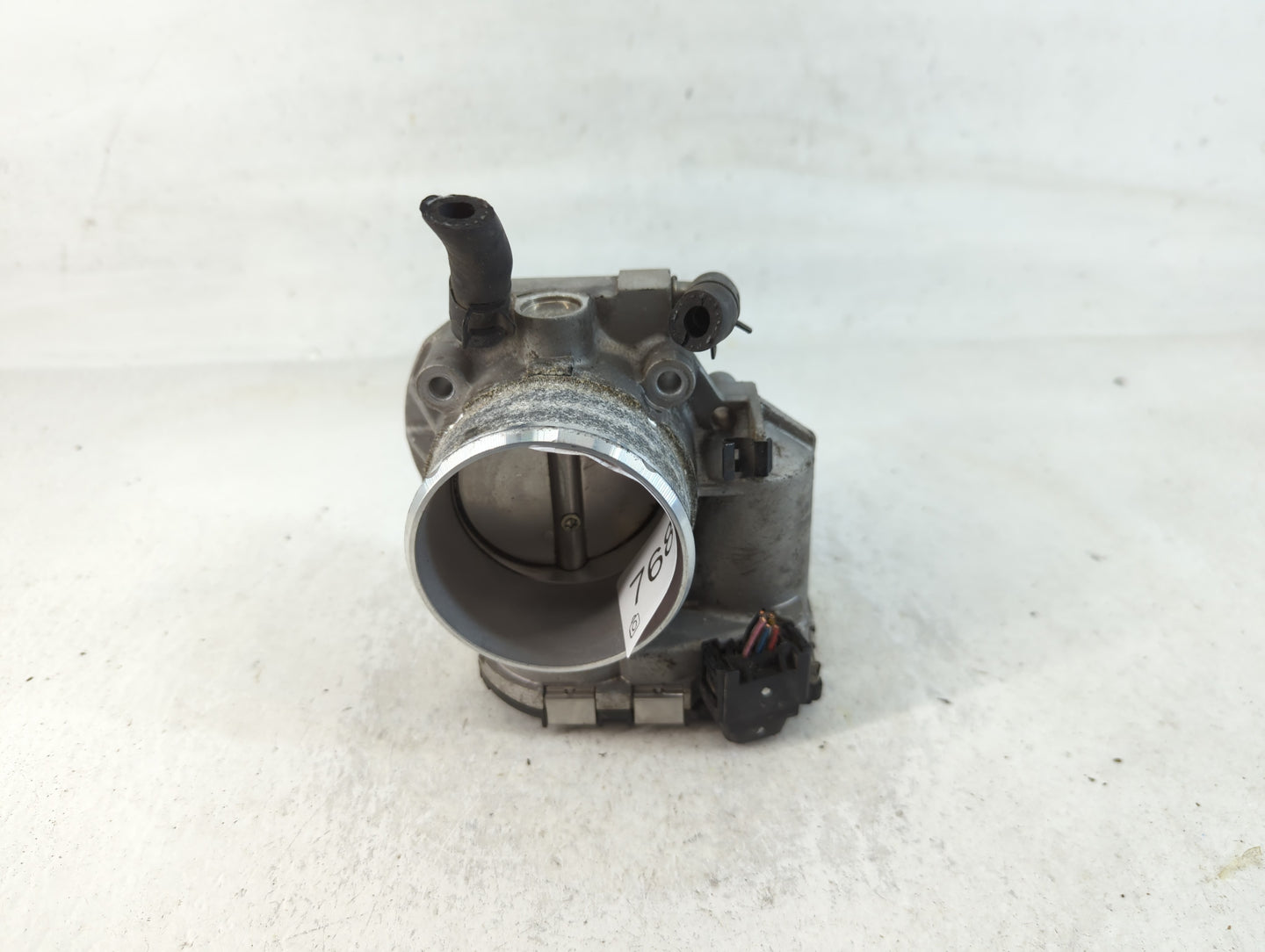 2014-2016 Kia Sportage Throttle Body P/N:35100-2G700 Fits Fits 2011 2012 2013 2014 2015 2016 OEM Used Auto Parts - Oemusedau