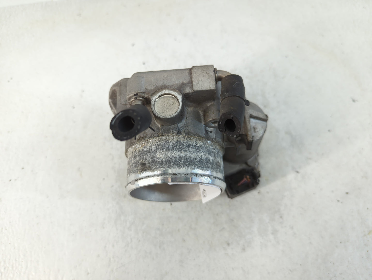 2014-2016 Kia Sportage Throttle Body P/N:35100-2G700 Fits Fits 2011 2012 2013 2014 2015 2016 OEM Used Auto Parts - Oemusedau