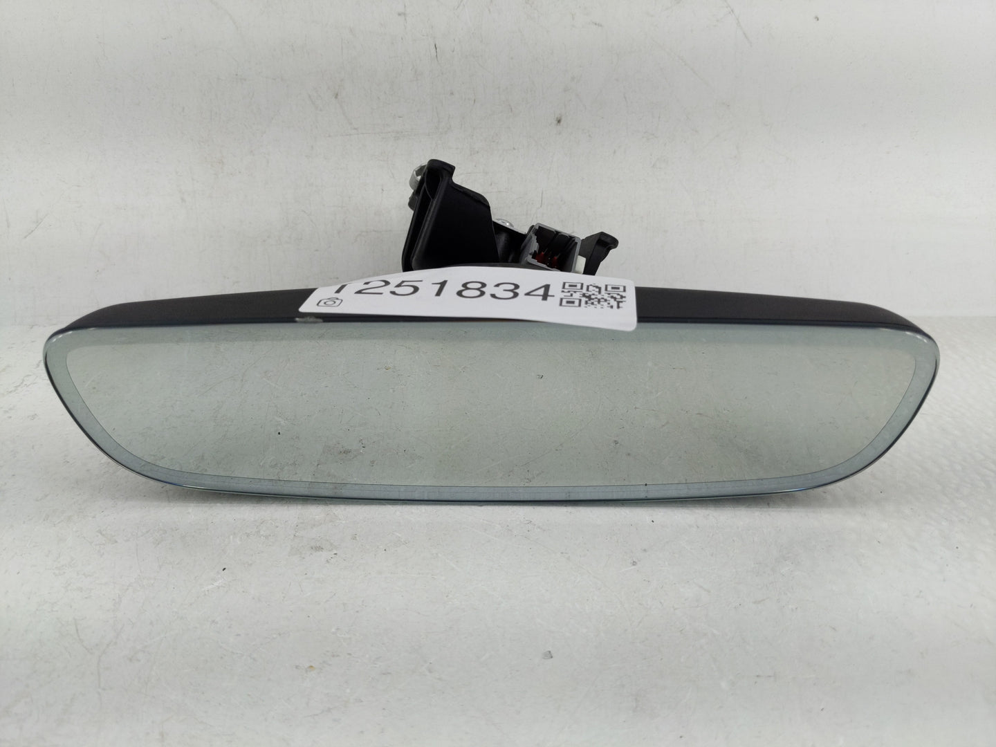 2016 Land Rover Discovery Interior Rear View Mirror Replacement OEM P/N:GNTX-1547 E11048560 Fits OEM Used Auto Parts - Oemus