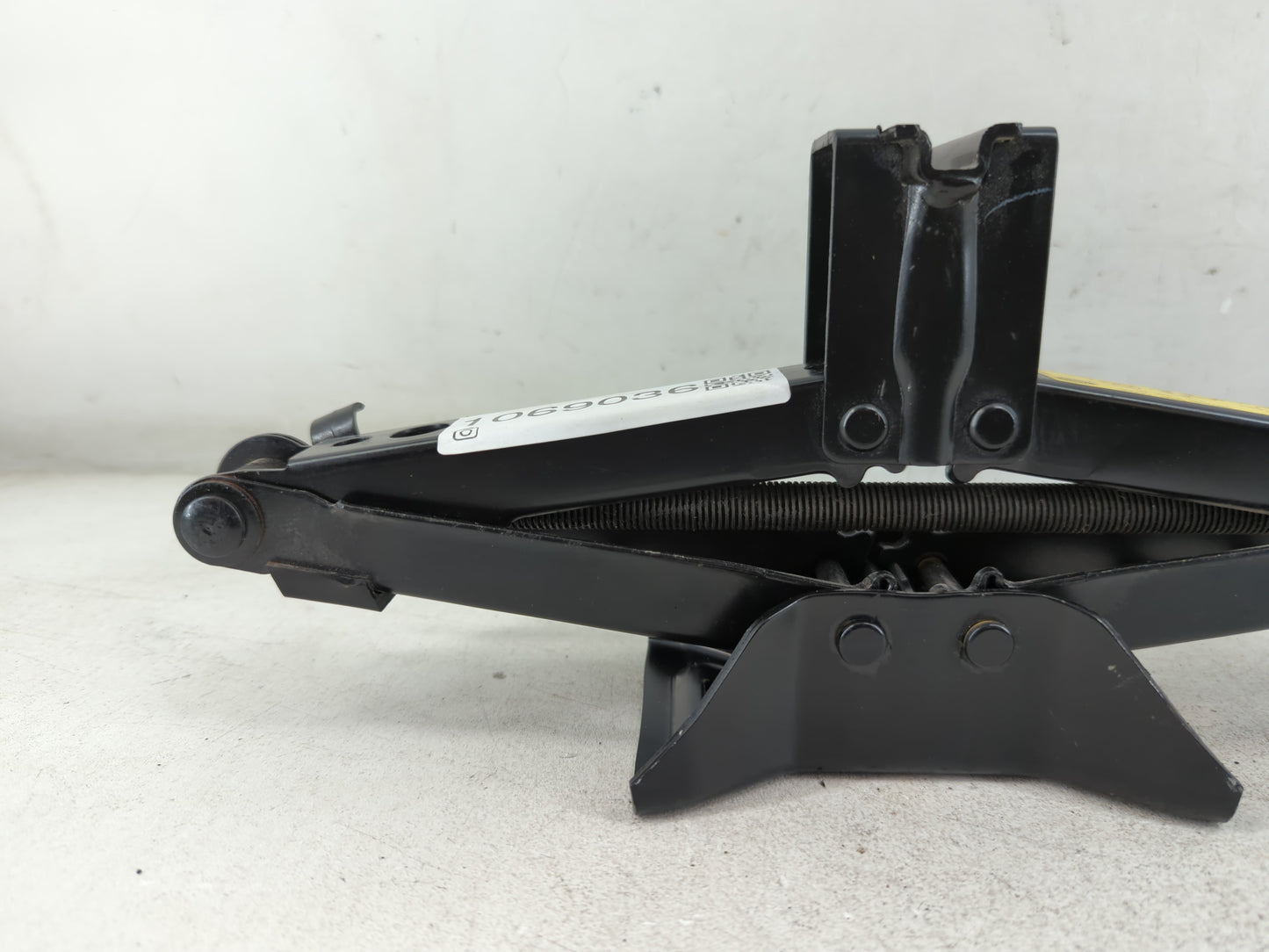 2016 Land Rover Discovery Sport Spare Scissor Car Jack 1069036 - Oemusedautoparts1.com