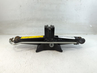 compare product 2016 Land Rover Discovery Sport Spare Scissor Car Jack 1071586