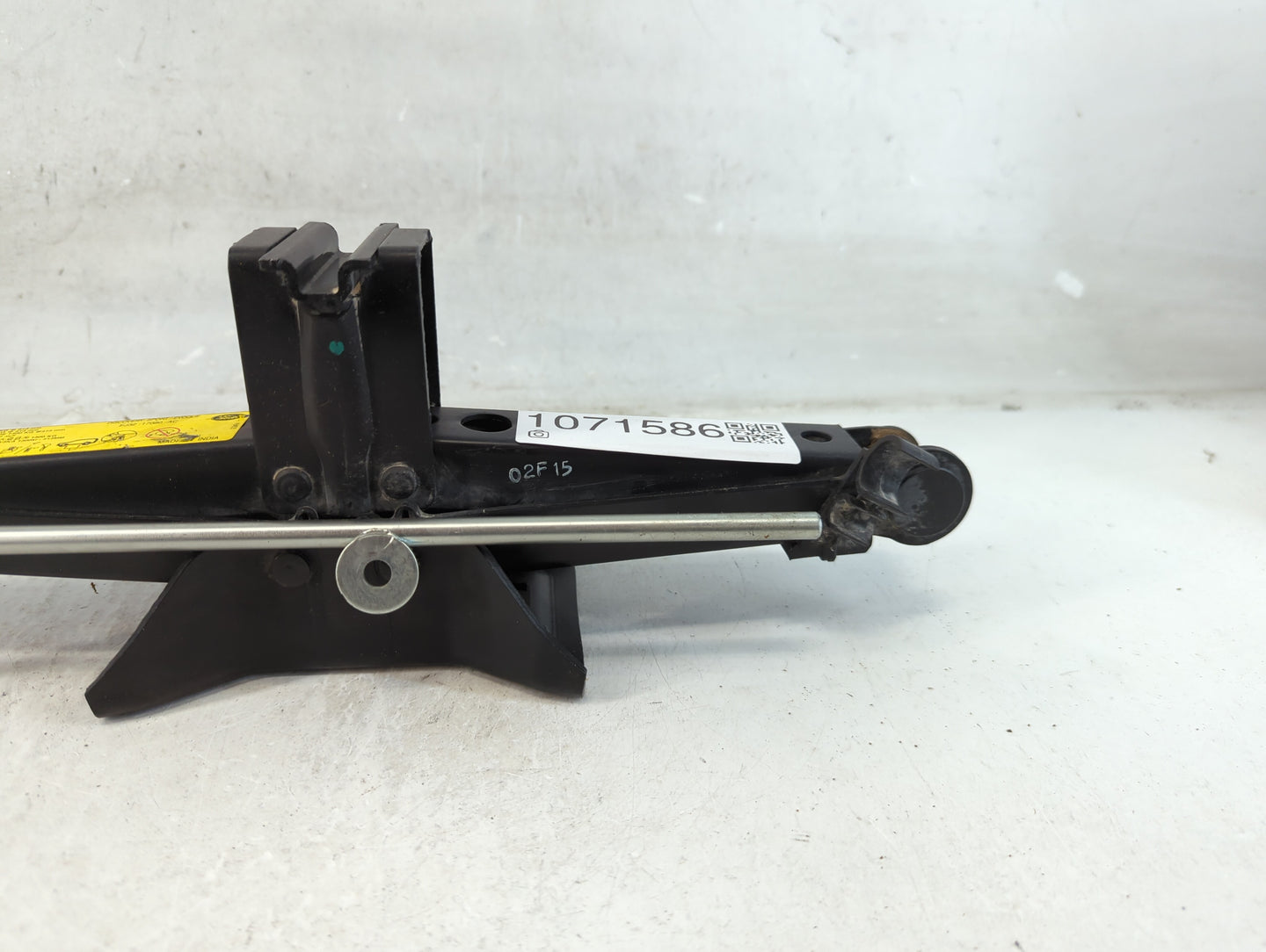 2016 Land Rover Discovery Sport Spare Scissor Car Jack 1071586 - Oemusedautoparts1.com