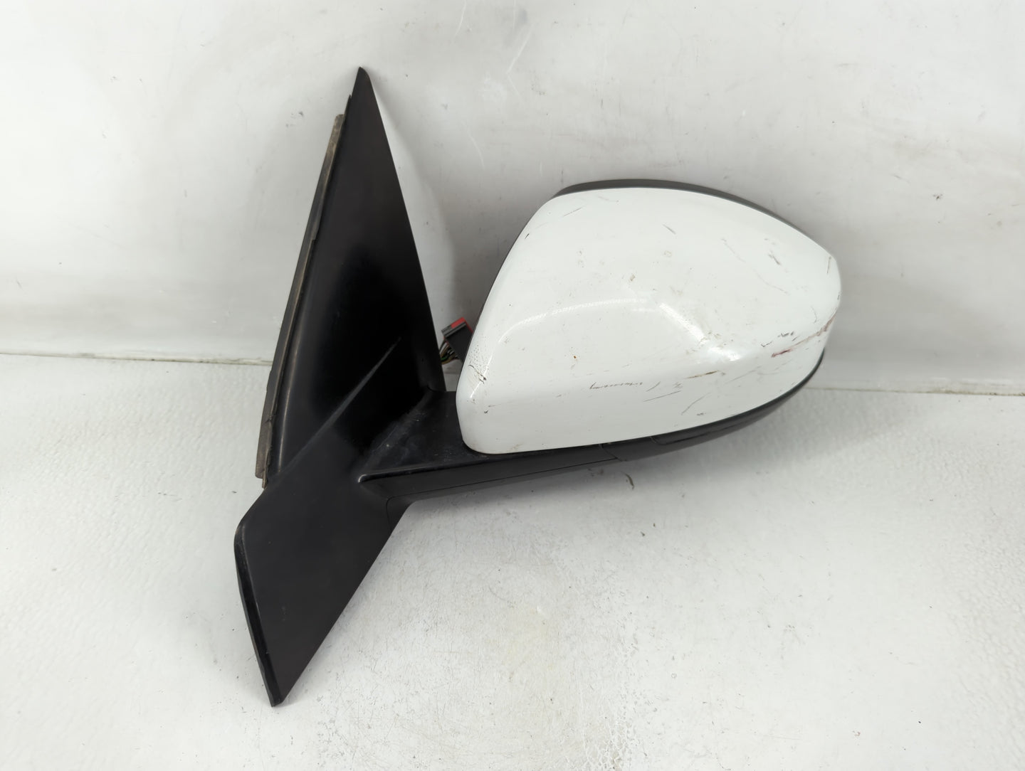 2015-2017 Land Rover Discovery Sport Driver Side View Mirror - Left Door Mirror OEM Used - Oemusedautoparts1.com