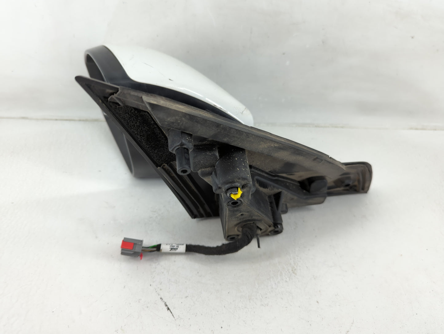 2015-2017 Land Rover Discovery Sport Driver Side View Mirror - Left Door Mirror OEM Used - Oemusedautoparts1.com
