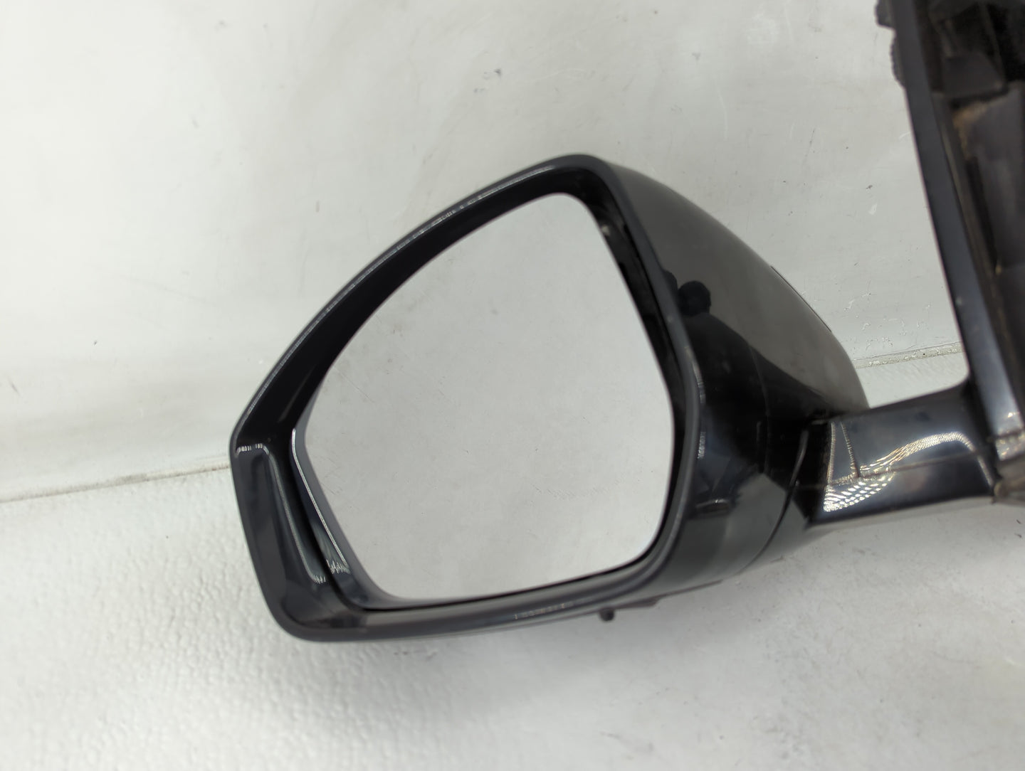 2015-2017 Land Rover Discovery Sport Driver Side View Mirror - Left Door Mirror OEM Used - Oemusedautoparts1.com