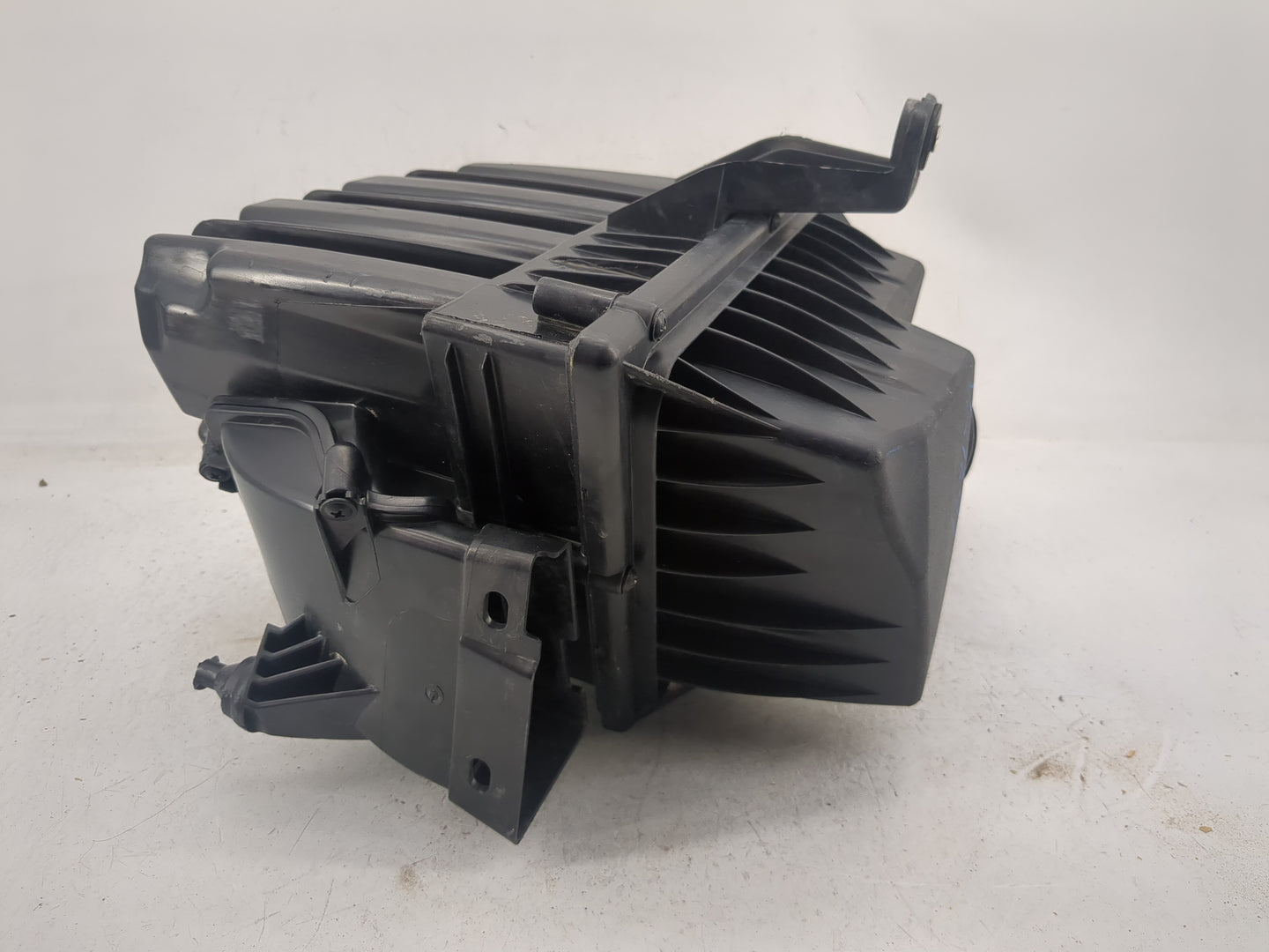 2015-2017 Land Rover Discovery Sport Air Cleaner Intake-duct Hose Tube - Oemusedautoparts1.com