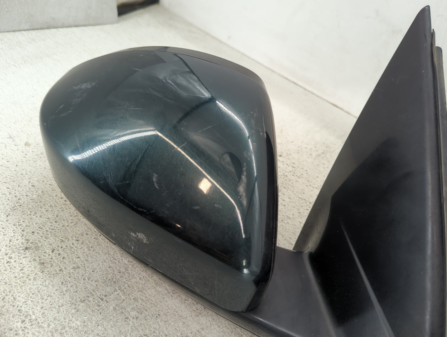 2015-2017 Land Rover Discovery Sport Passenger Side View Mirror - Right Door Mirror OEM Used - Oemusedautoparts1.com