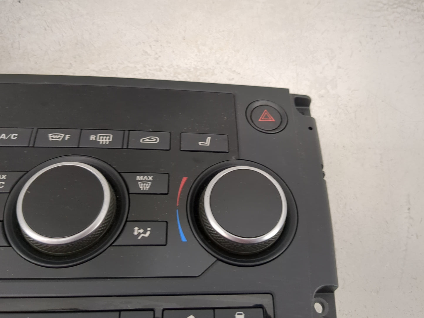 2015-2016 Land Rover Discovery Sport Climate Control Module Temperature AC/Heater Replacement Fits OEM Used Auto Parts - Oem