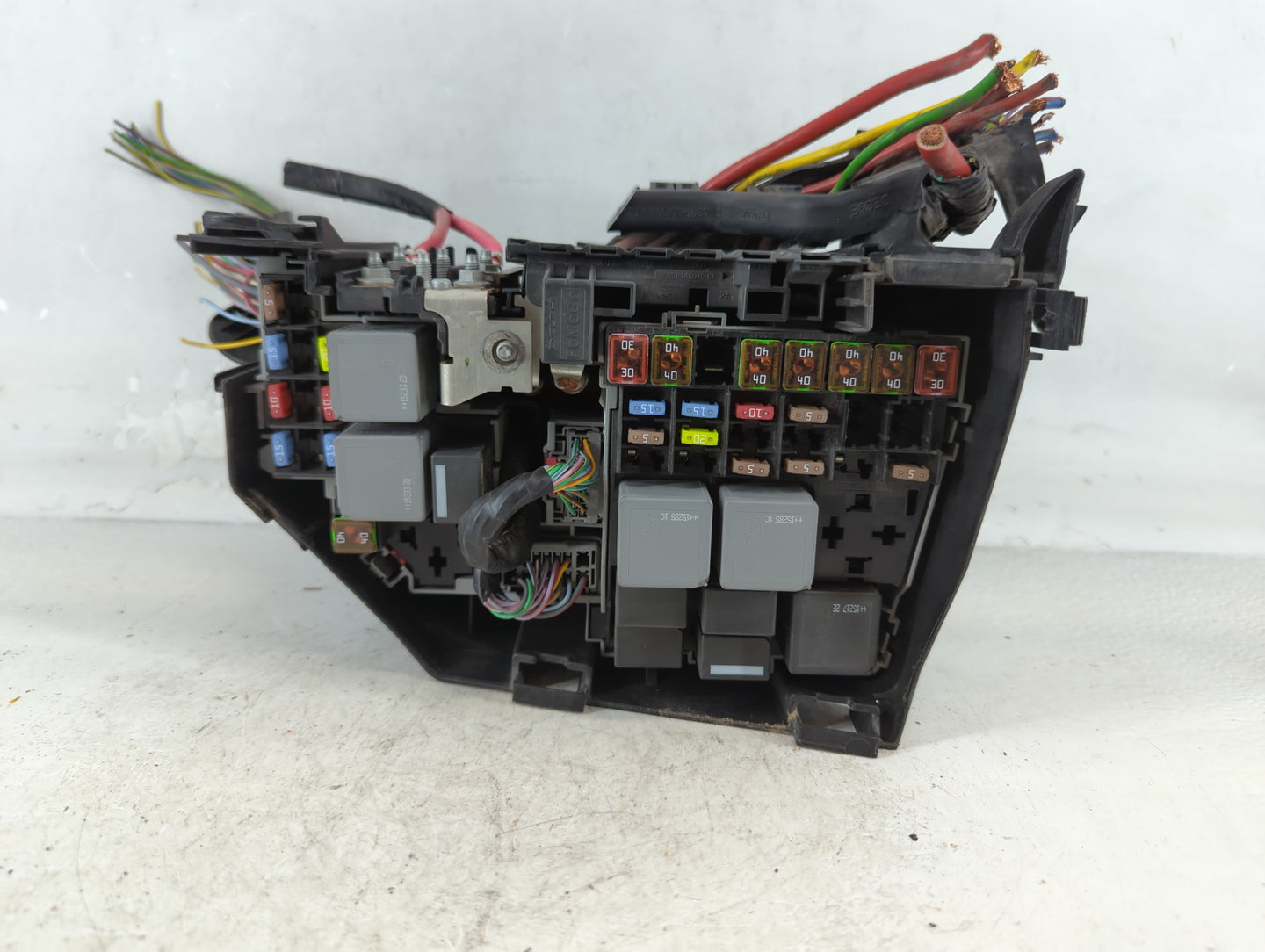 2015-2017 Land Rover Discovery Sport Fusebox Fuse Box Panel Relay Module P/N:GK72-14A076-AA Fits Fits 2015 2016 2017 OEM Use