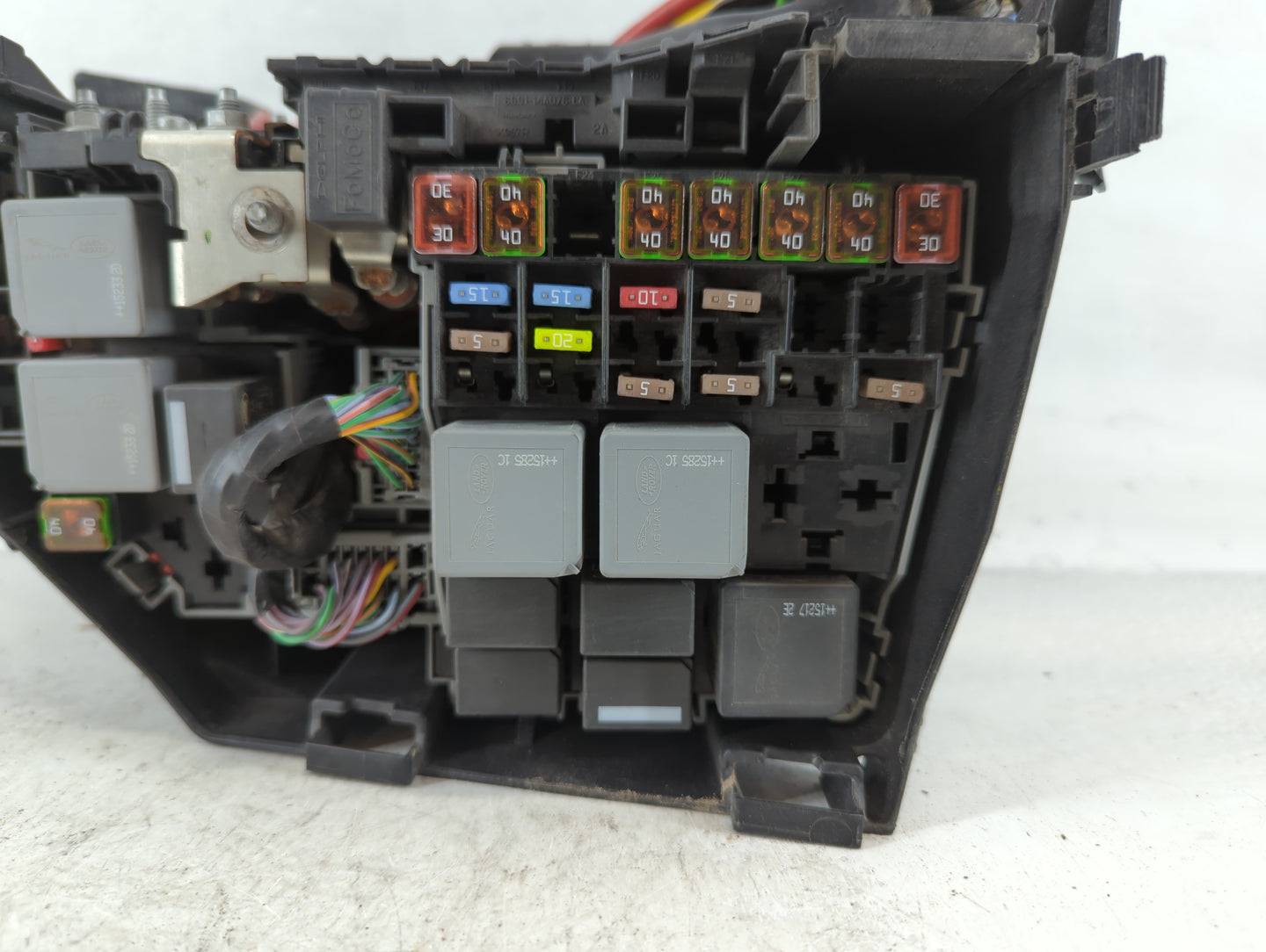 2015-2017 Land Rover Discovery Sport Fusebox Fuse Box Panel Relay Module P/N:GK72-14A076-AA Fits Fits 2015 2016 2017 OEM Use