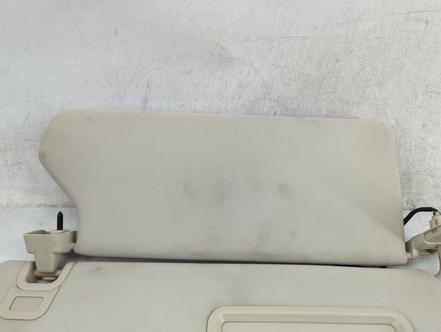 2016 Land Rover Lr2 Sun Visor Shade Replacement Passenger Right Mirror Fits Fits 2013 2014 2015 2017 2018 2019 2020 OEM Used