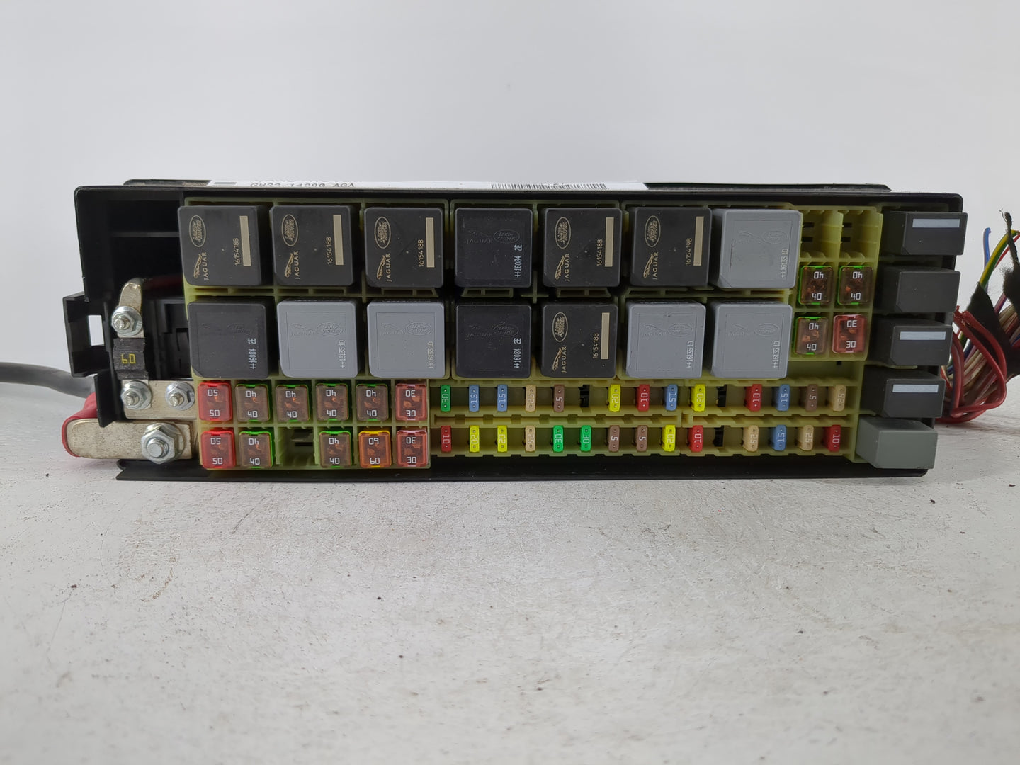 2014-2016 Land Rover Lr4 Fusebox Fuse Box Panel Relay Module P/N:GH22-14299-AGA Fits Fits 2014 2015 2016 OEM Used Auto Parts