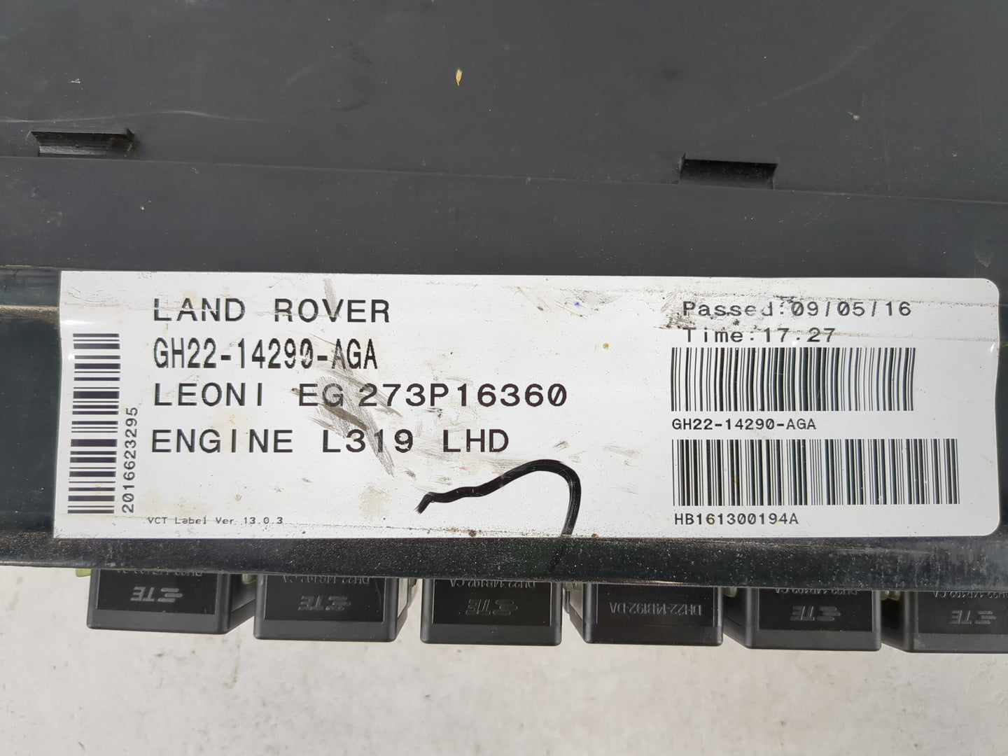 2014-2016 Land Rover Lr4 Fusebox Fuse Box Panel Relay Module P/N:GH22-14299-AGA Fits Fits 2014 2015 2016 OEM Used Auto Parts