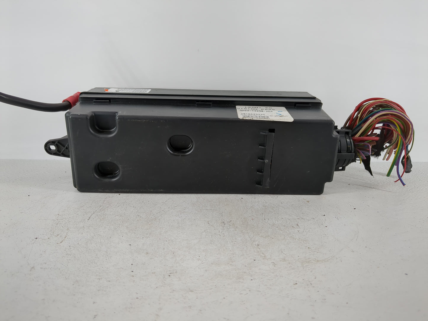 2014-2016 Land Rover Lr4 Fusebox Fuse Box Panel Relay Module P/N:GH22-14299-AGA Fits Fits 2014 2015 2016 OEM Used Auto Parts