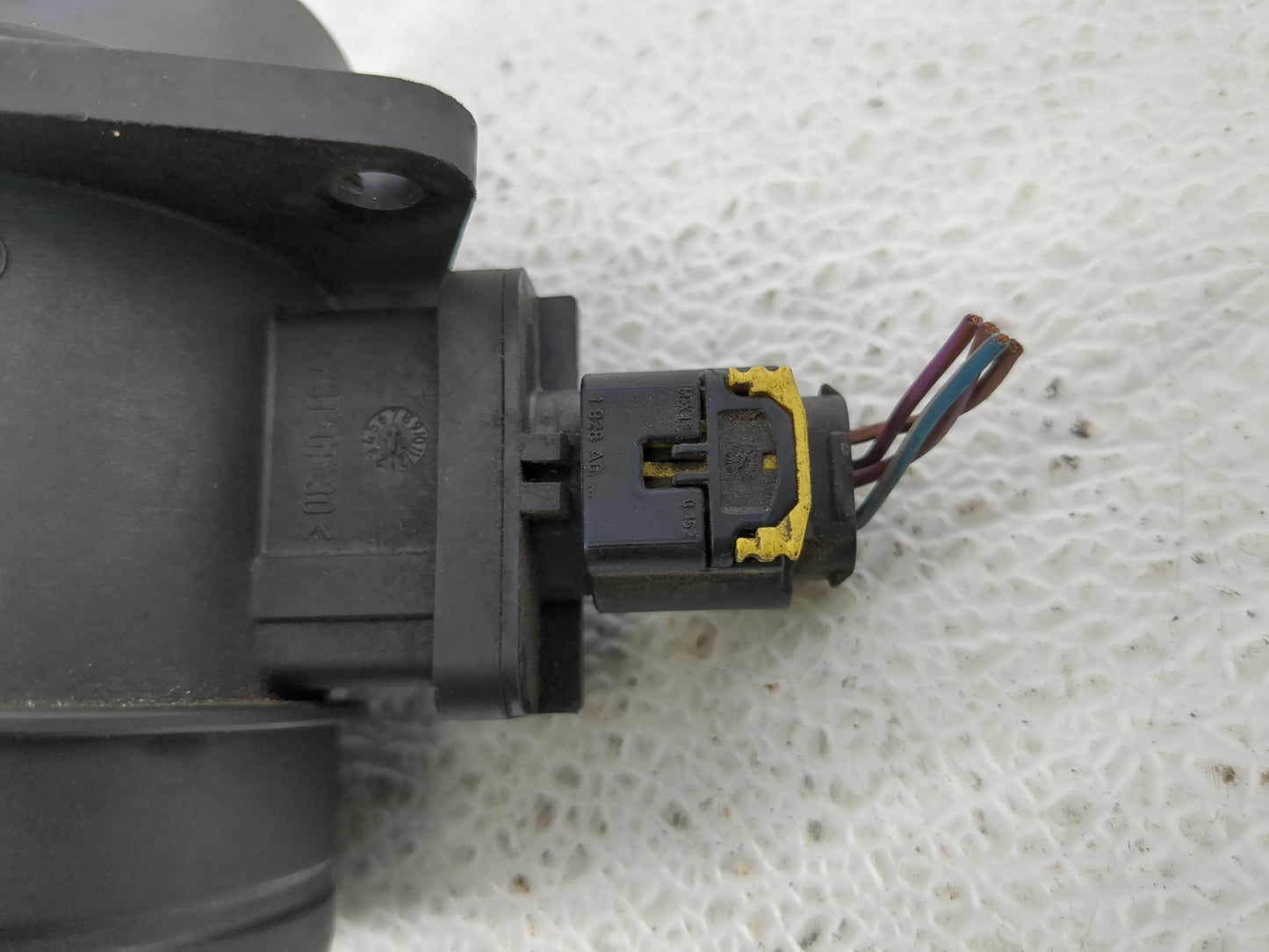 2016 Land Rover Lr4 Mass Air Flow Meter Maf - Oemusedautoparts1.com
