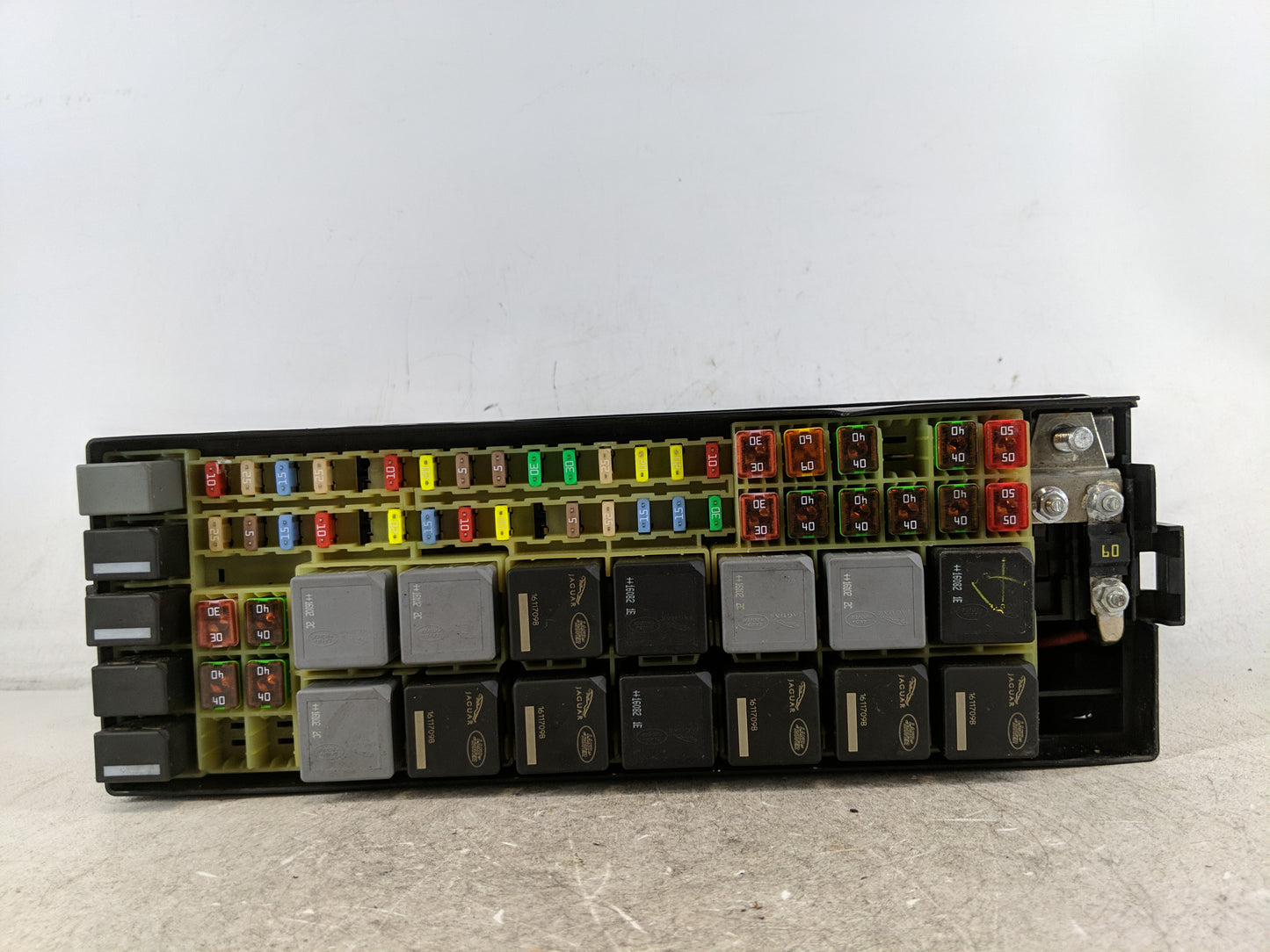 2014-2016 Land Rover Lr4 Fusebox Fuse Box Panel Relay Module P/N:2016602004 GH22-14290-AFA Fits Fits 2014 2015 2016 OEM Used