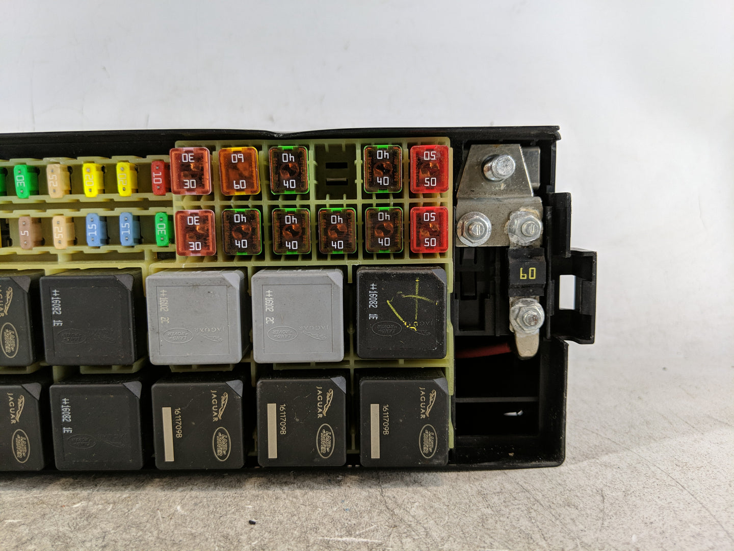 2014-2016 Land Rover Lr4 Fusebox Fuse Box Panel Relay Module P/N:2016602004 GH22-14290-AFA Fits Fits 2014 2015 2016 OEM Used