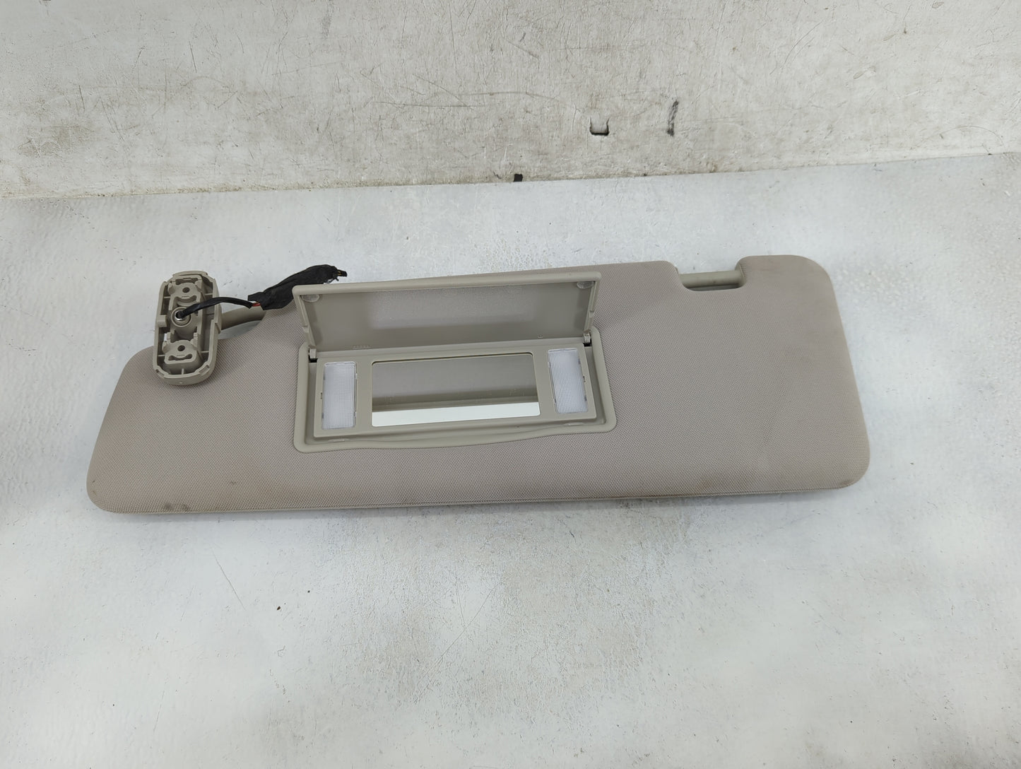 2010-2016 Land Rover Lr4 Sun Visor Shade Replacement Driver Left Mirror Fits Fits 2010 2011 2012 2013 2014 2015 2016 OEM Use