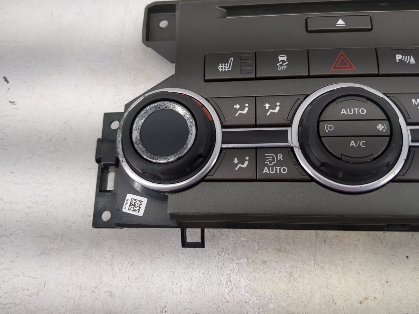 2010-2016 Land Rover Lr4 Climate Control Module Temperature AC/Heater Replacement P/N:GH22-19E900-NA 28469377 Fits OEM Used 