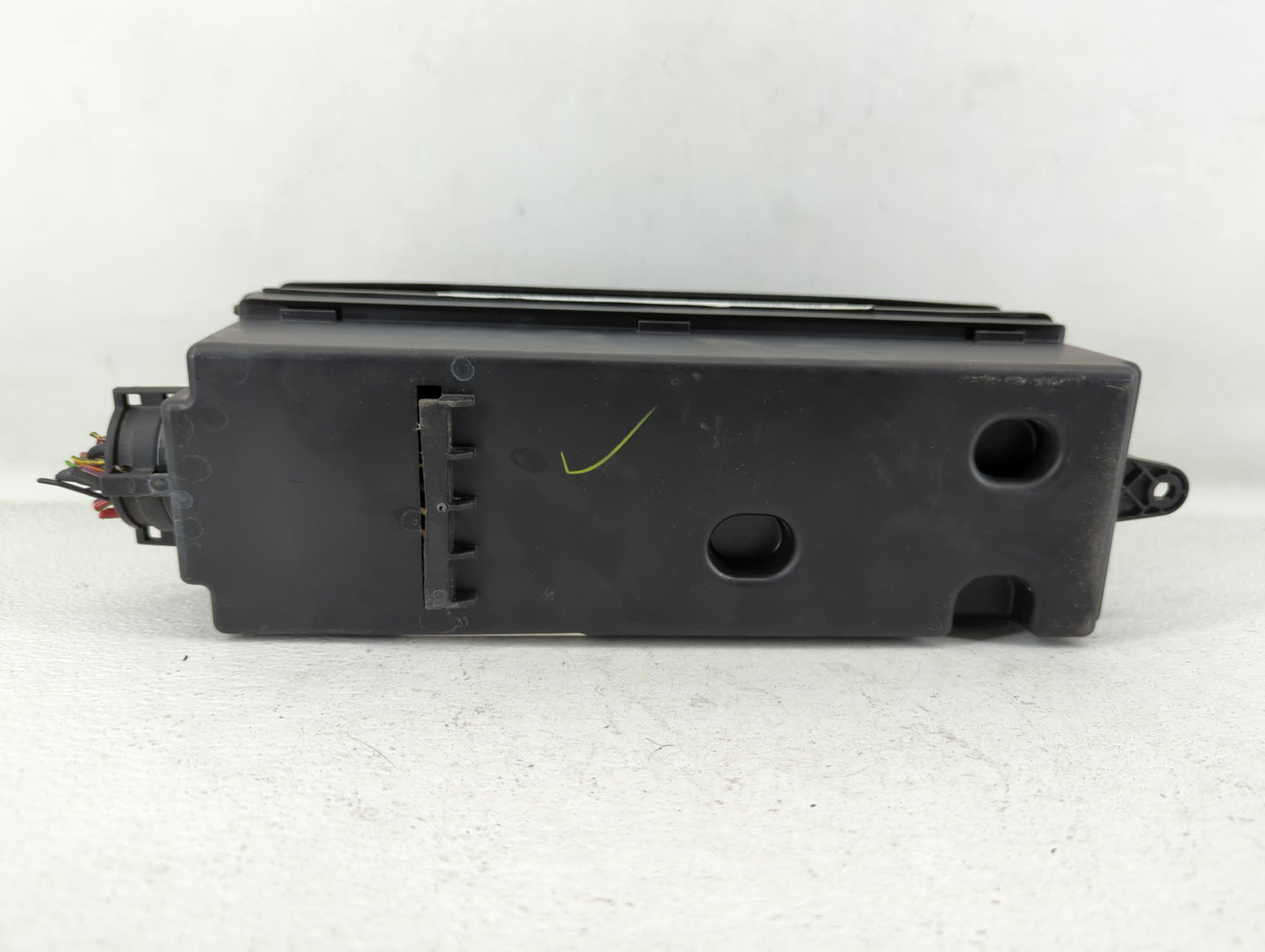 2014-2016 Land Rover Lr4 Fusebox Fuse Box Panel Relay Module Fits Fits 2014 2015 2016 OEM Used Auto Parts - Oemusedautoparts
