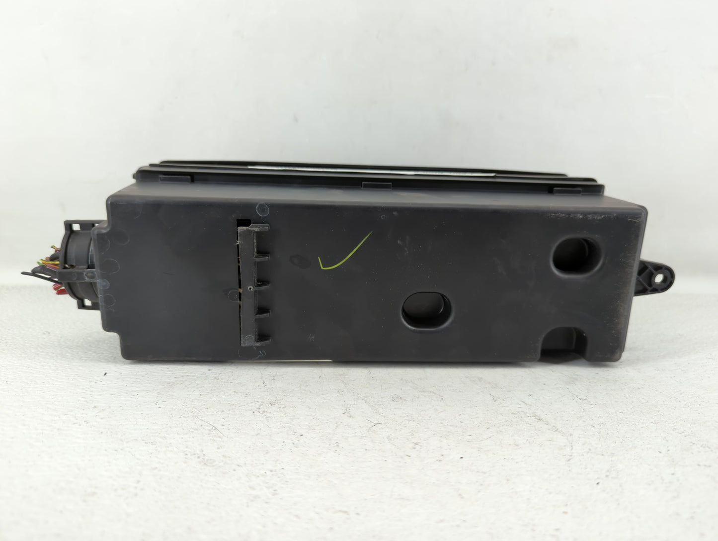 2014-2016 Land Rover Lr4 Fusebox Fuse Box Panel Relay Module Fits Fits 2014 2015 2016 OEM Used Auto Parts - Oemusedautoparts