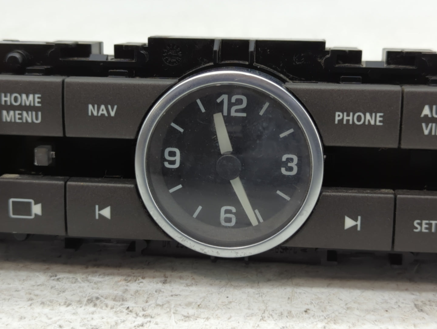 2010-2016 Land Rover Lr4 Radio AM FM Cd Player Receiver Replacement P/N:EH22-18C858-AB Fits OEM Used Auto Parts - Oemusedaut