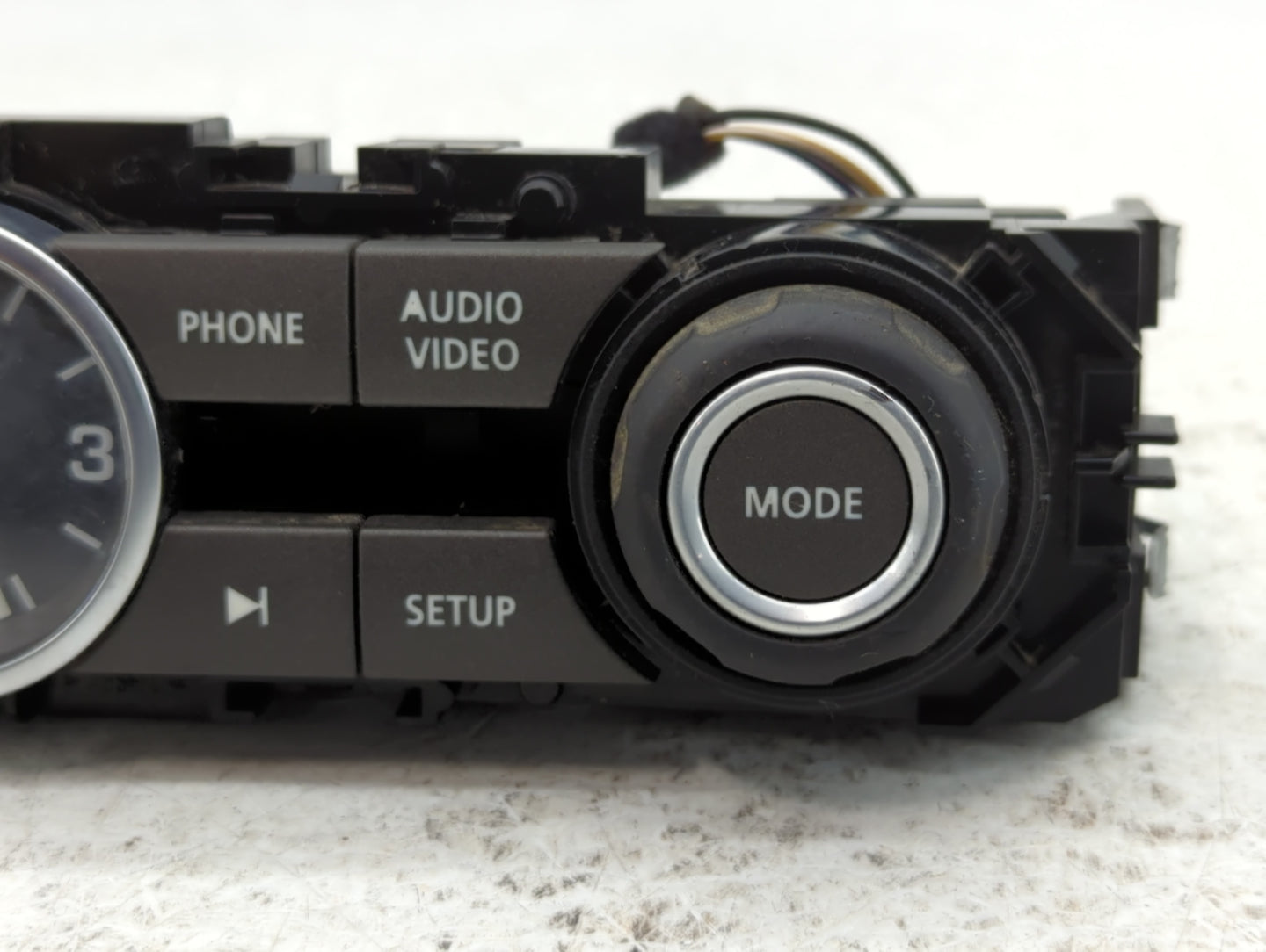 2010-2016 Land Rover Lr4 Radio AM FM Cd Player Receiver Replacement P/N:EH22-18C858-AB Fits OEM Used Auto Parts - Oemusedaut