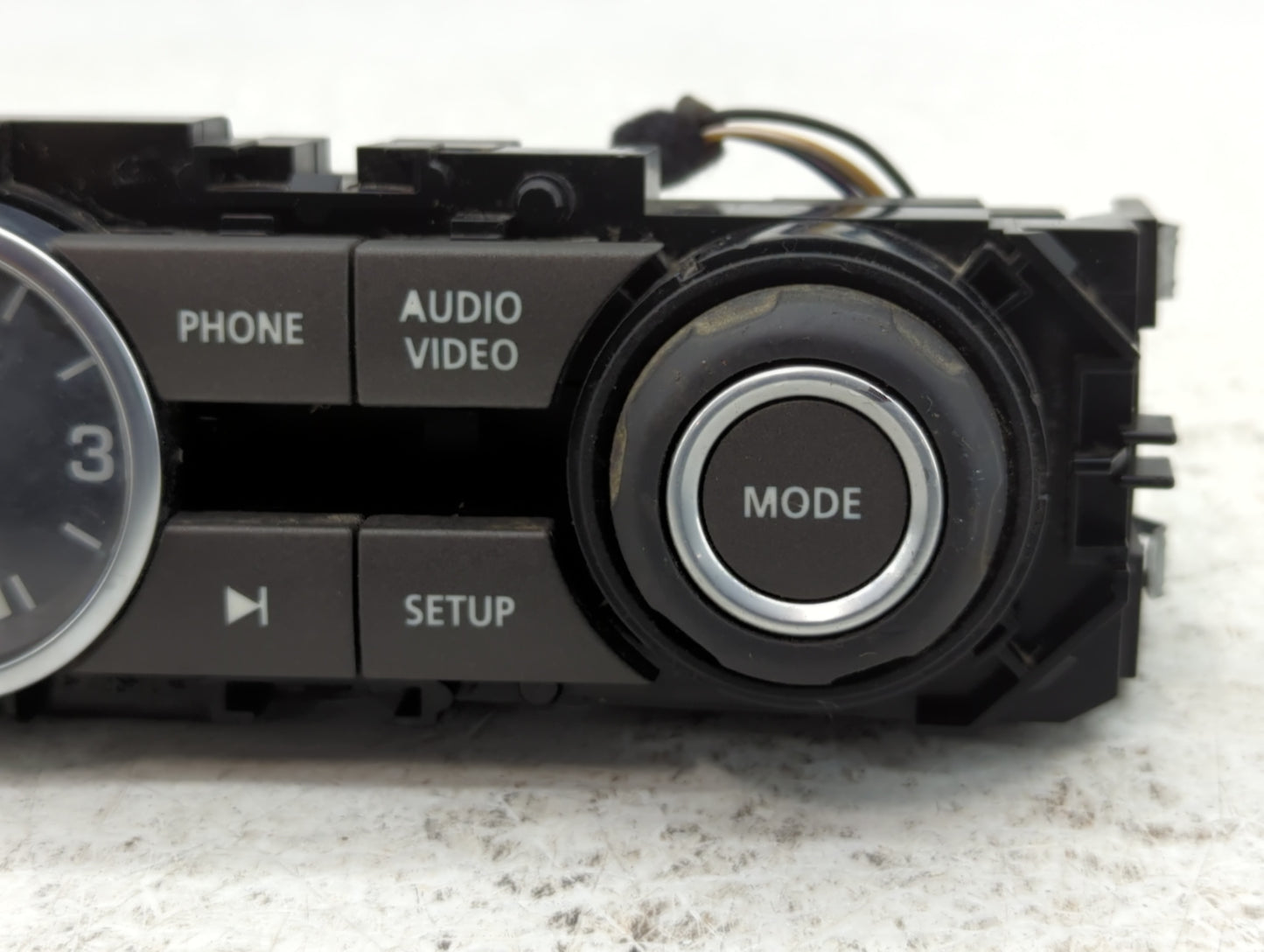 2010-2016 Land Rover Lr4 Radio AM FM Cd Player Receiver Replacement P/N:EH22-18C858-AB Fits OEM Used Auto Parts - Oemusedaut