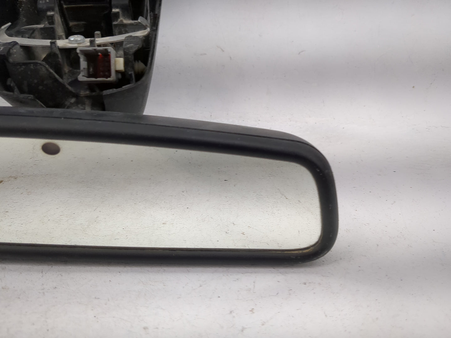2016 Land Rover Range Rover Interior Rear View Mirror Replacement OEM P/N:048073 028073, GNTX-1175 Fits OEM Used Auto Parts 