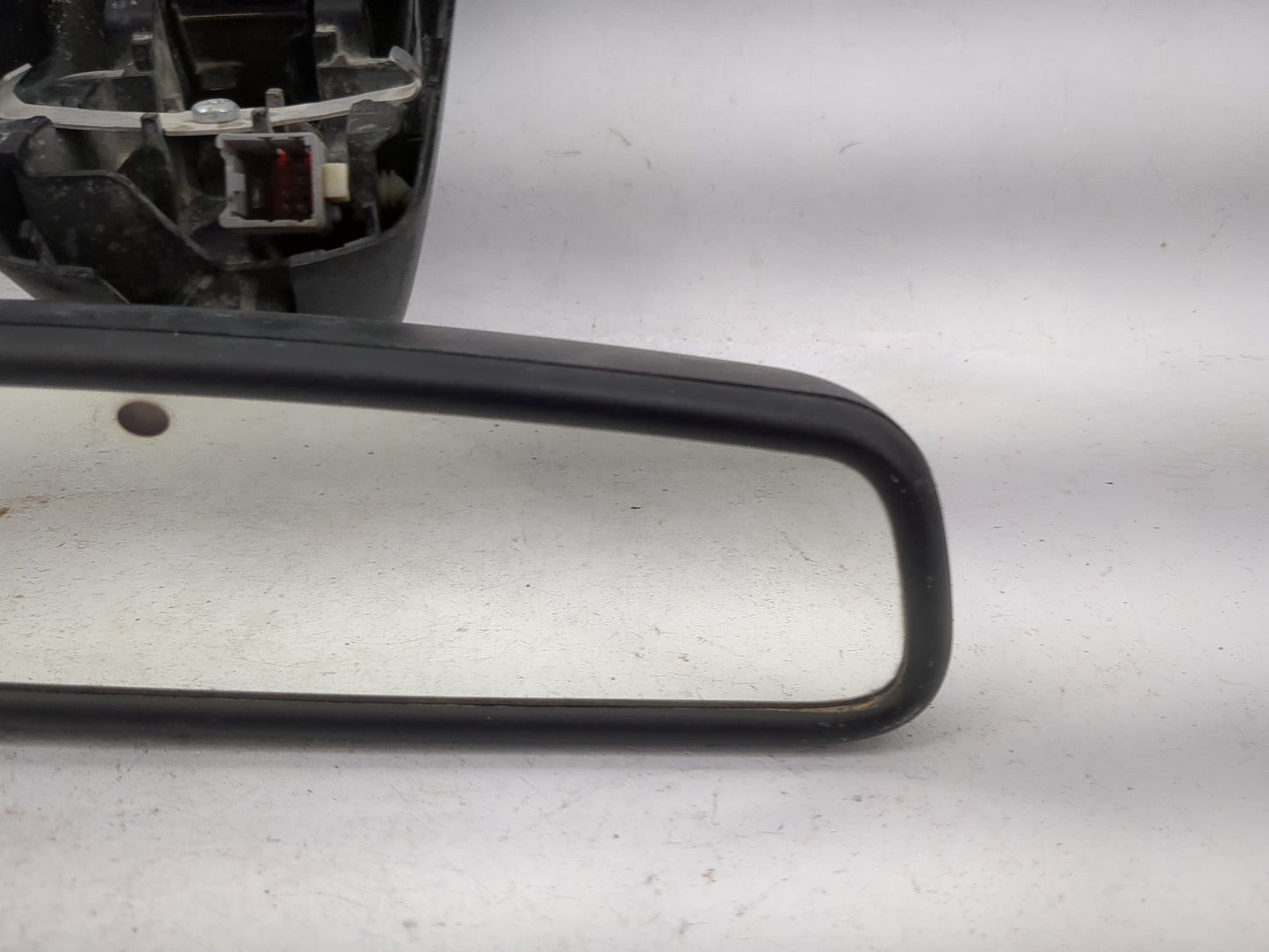 2016 Land Rover Range Rover Interior Rear View Mirror Replacement OEM P/N:048073 028073, GNTX-1175 Fits OEM Used Auto Parts 