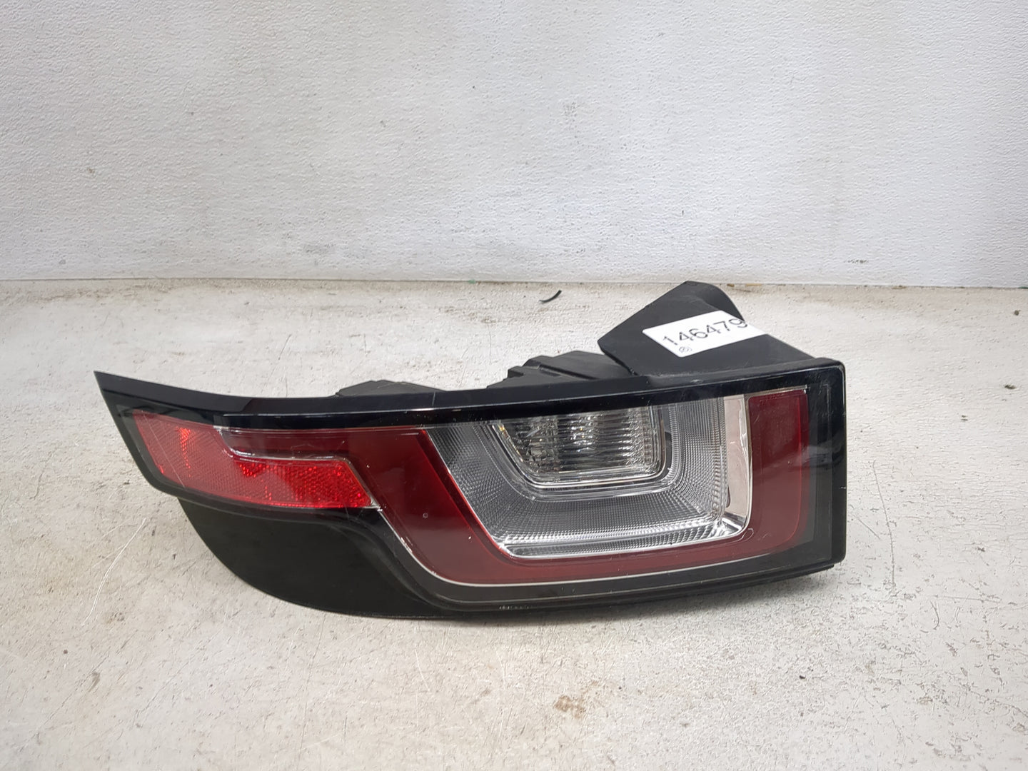 2016-2018 Land Rover Range Rover Evoque Tail Light Assembly Driver Left OEM Fits Fits 2016 2017 2018 OEM Used Auto Parts - O