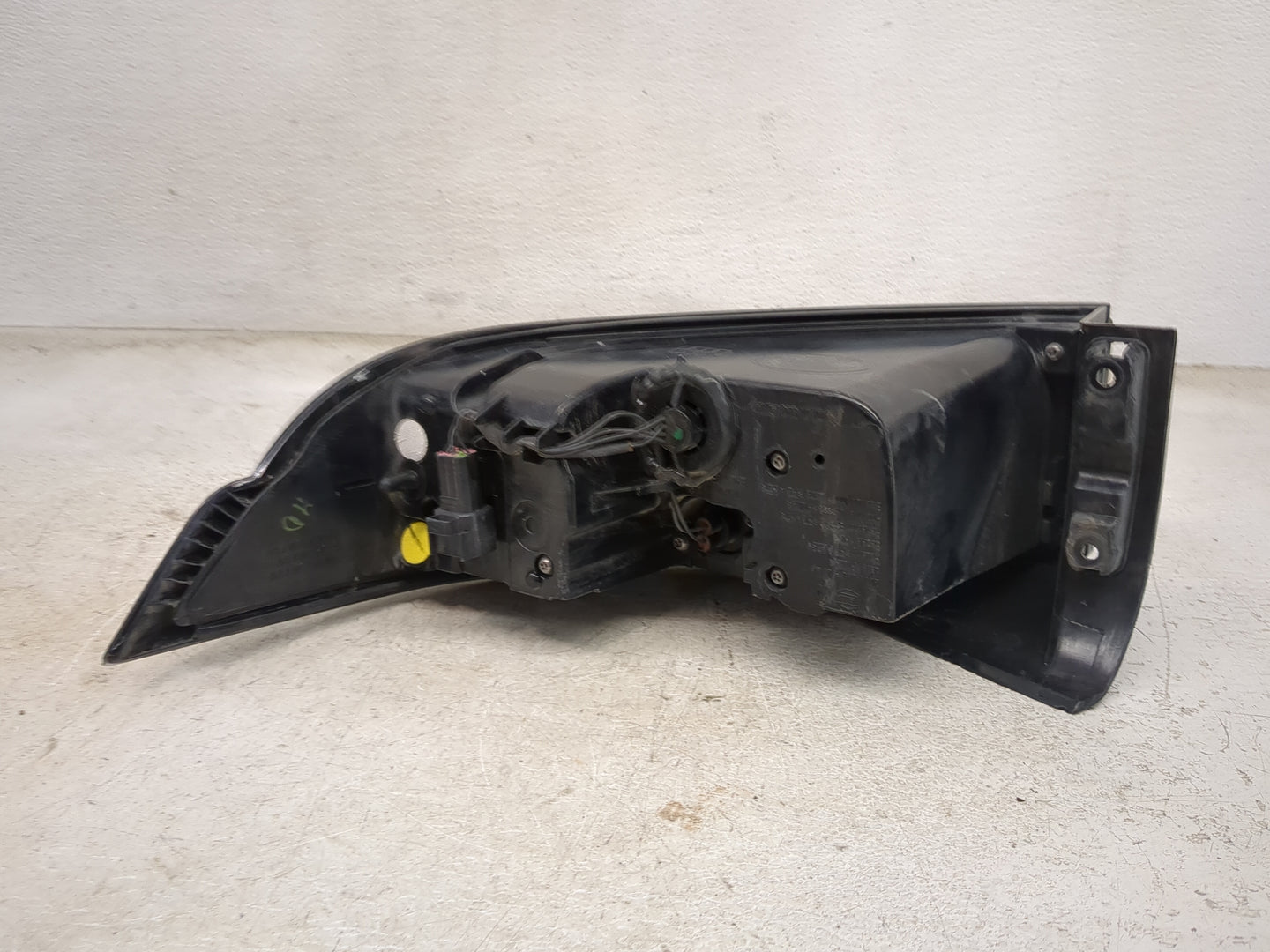 2016-2018 Land Rover Range Rover Evoque Tail Light Assembly Driver Left OEM Fits Fits 2016 2017 2018 OEM Used Auto Parts - O