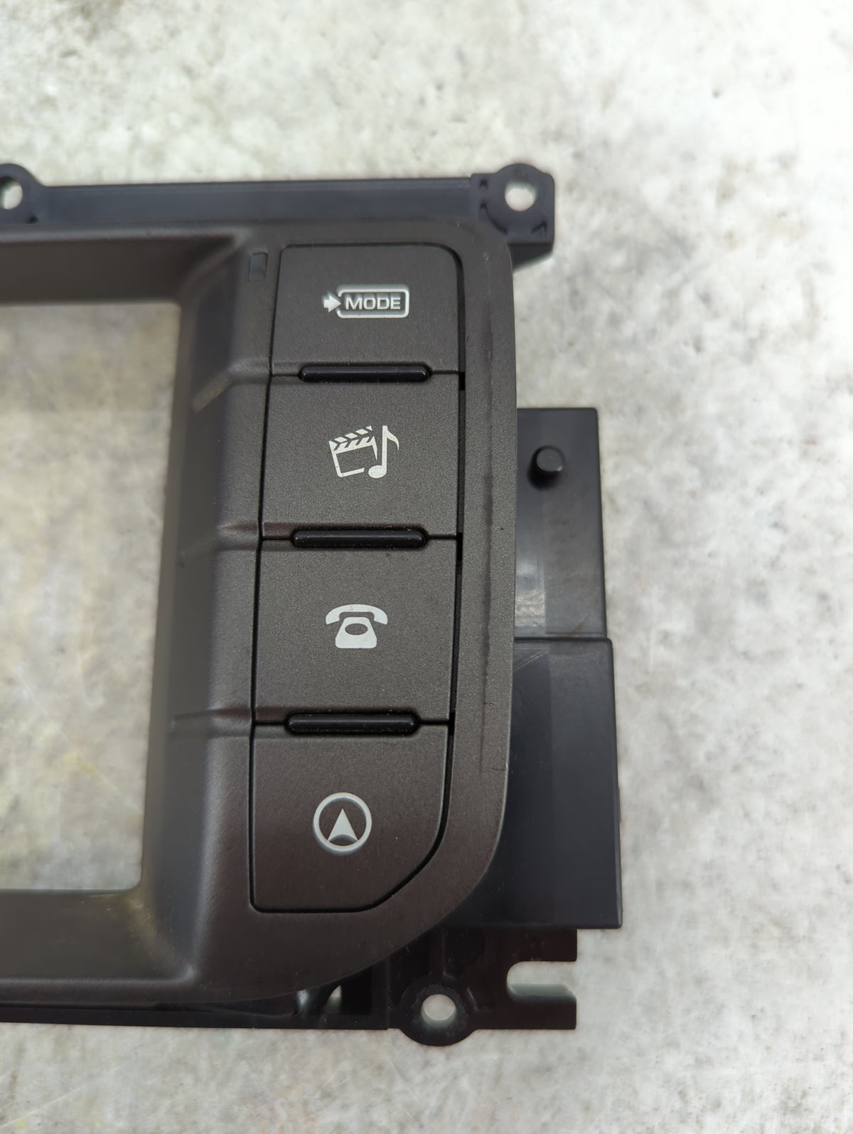 2016-2019 Land Rover Range Rover Evoque Radio Control Panel - Oemusedautoparts1.com