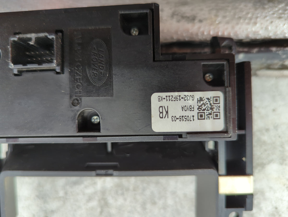 2016-2019 Land Rover Range Rover Evoque Radio Control Panel - Oemusedautoparts1.com