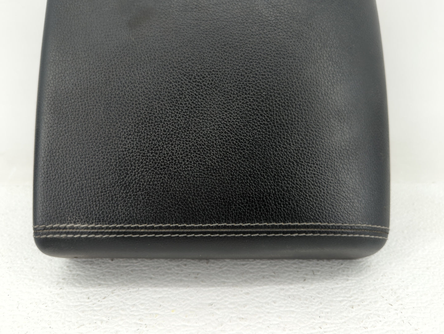 2016-2017 Land Rover Range Rover Evoque Center Console Armrest Cover Lid - Oemusedautoparts1.com