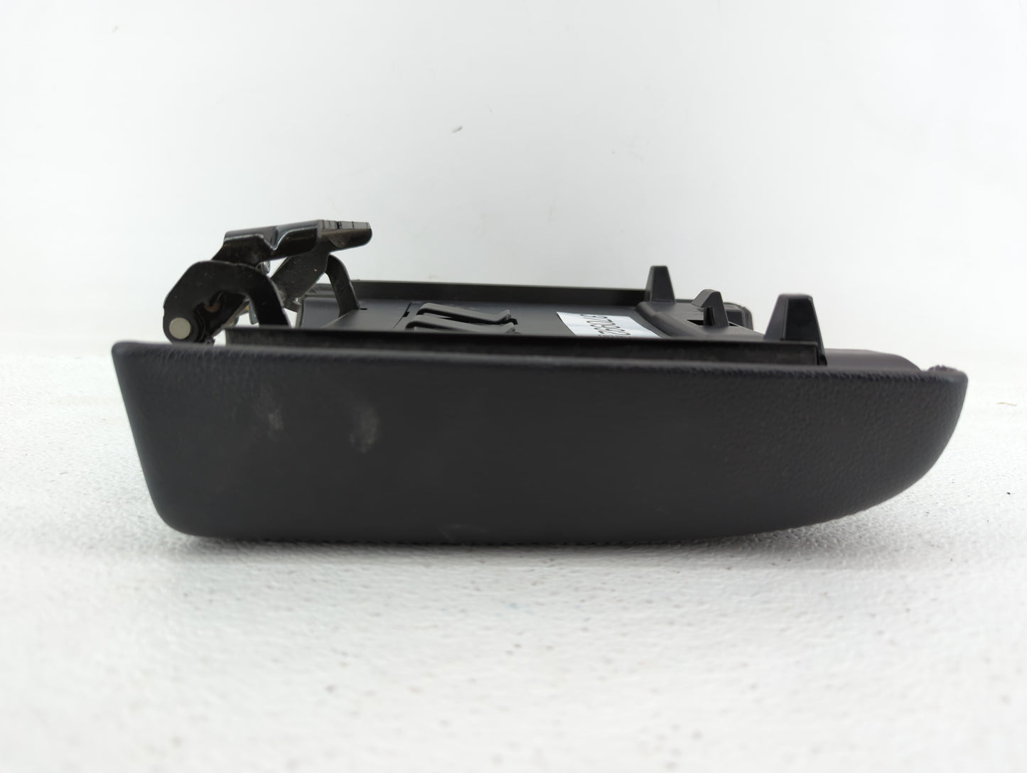 2016-2017 Land Rover Range Rover Evoque Center Console Armrest Cover Lid - Oemusedautoparts1.com