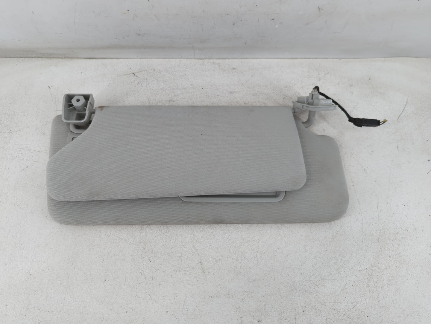 2016-2020 Land Rover Range Rover Sport Sun Visor Shade Replacement Passenger Right Mirror Fits OEM Used Auto Parts - Oemused
