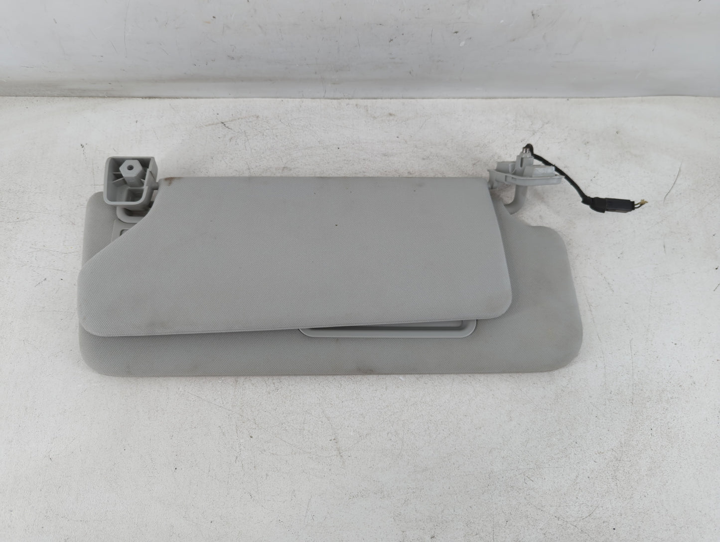 2016-2020 Land Rover Range Rover Sport Sun Visor Shade Replacement Passenger Right Mirror Fits OEM Used Auto Parts - Oemused