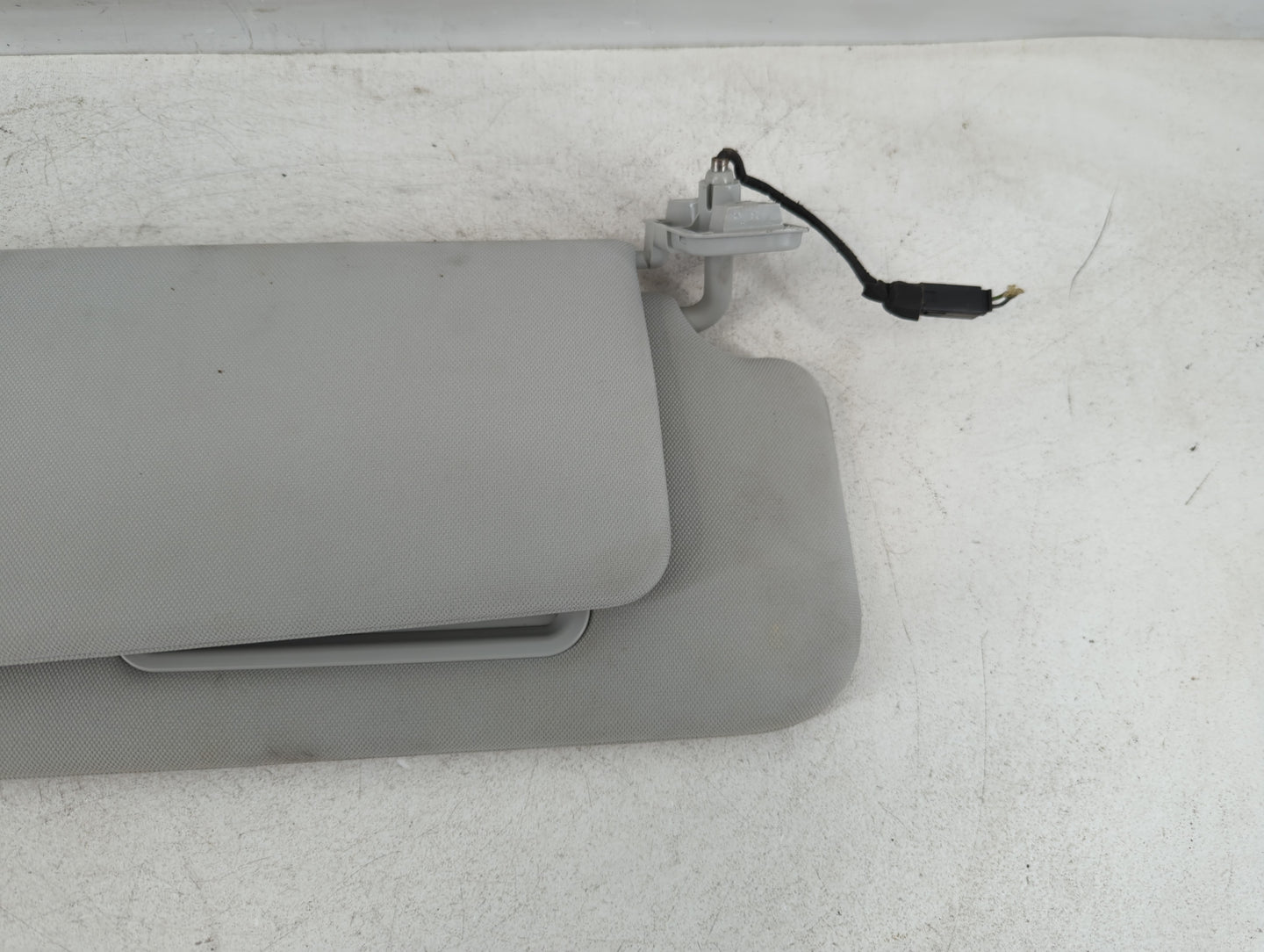 2016-2020 Land Rover Range Rover Sport Sun Visor Shade Replacement Passenger Right Mirror Fits OEM Used Auto Parts - Oemused