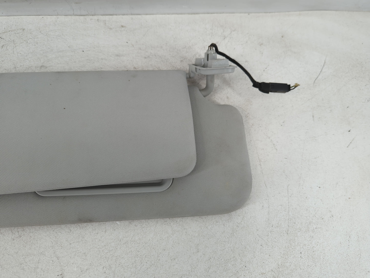 2016-2020 Land Rover Range Rover Sport Sun Visor Shade Replacement Passenger Right Mirror Fits OEM Used Auto Parts - Oemused