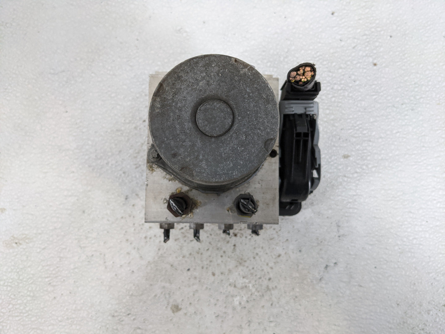 2014-2016 Land Rover Range Rover Sport ABS Pump Control Module Replacement P/N:GPLA-14F147-AD Fits Fits 2014 2015 2016 OEM U